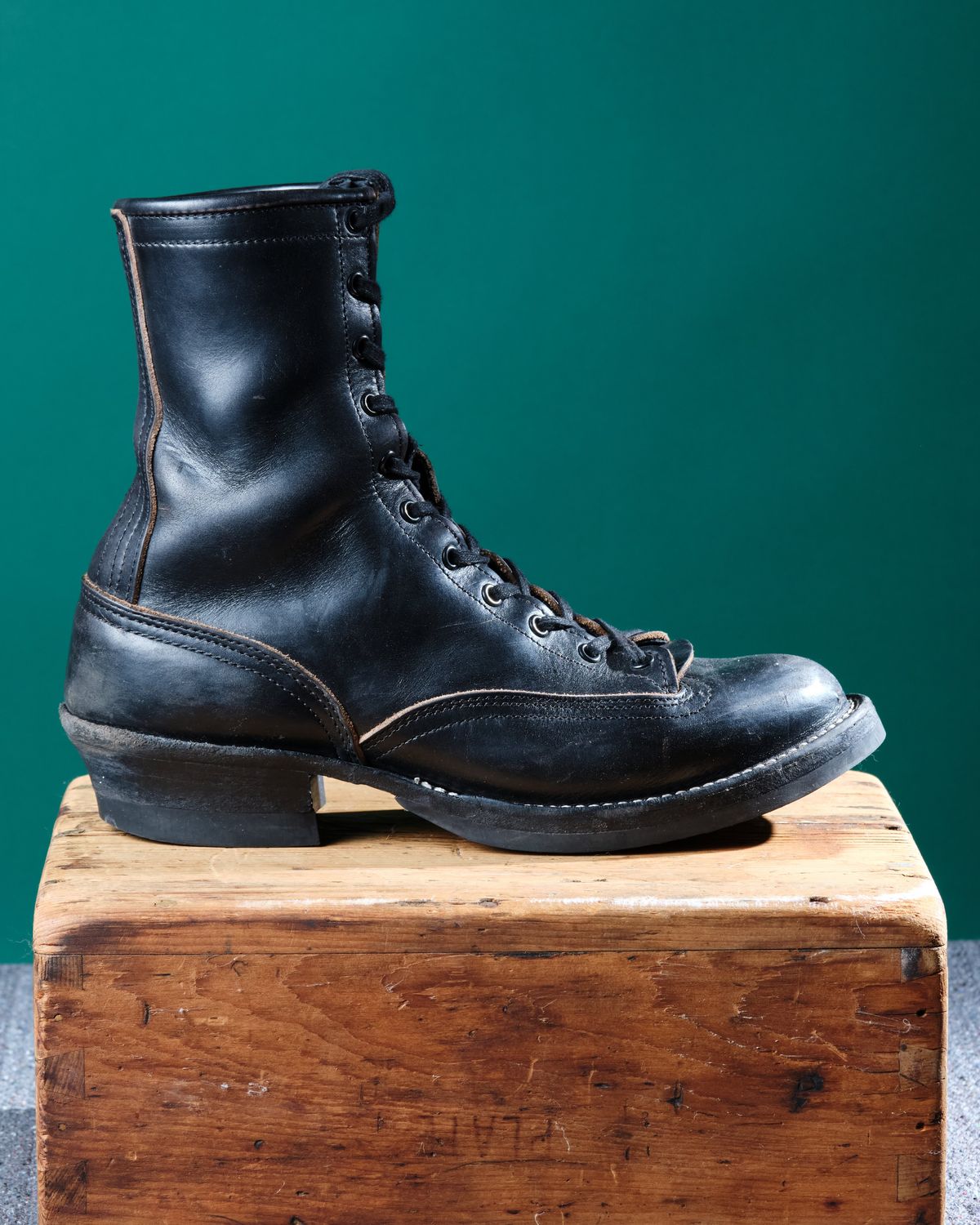 Photo by cliff.bar.nett on December 3, 2025 of the Nicks Lace to Toe Heritage in Horween Black Chromexcel.