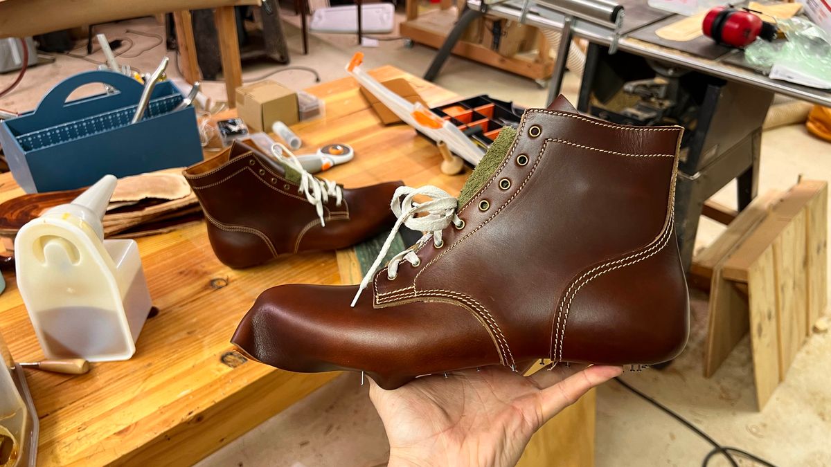 Photo by cliff.bar.nett on July 18, 2024 of the Oldspeed Service Boot 6” in Horween Timber Chromexcel.