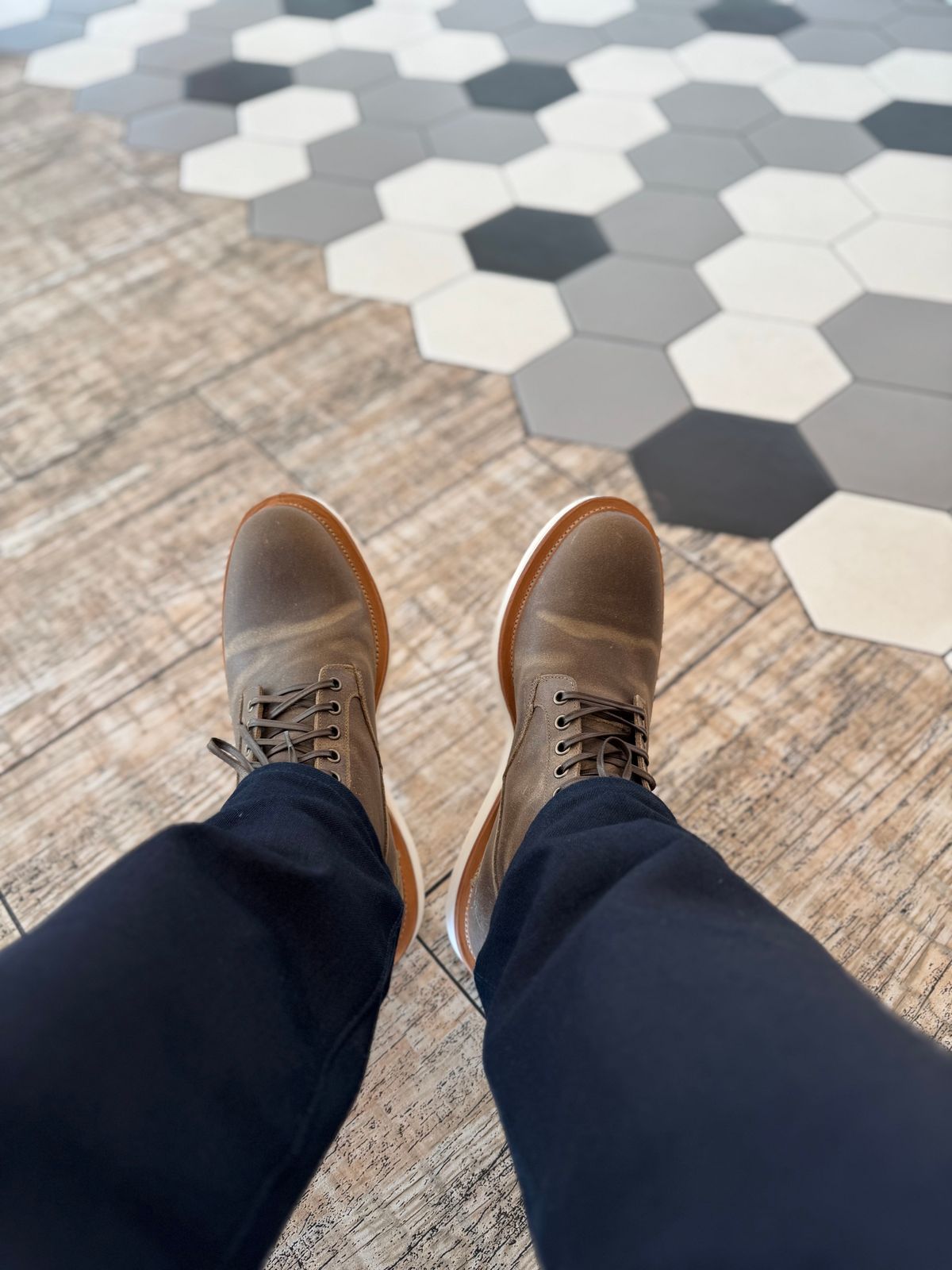 Photo by Armmmmm on October 1, 2024 of the Viberg Scout Boot in C.F. Stead Nature Waxy Commander.