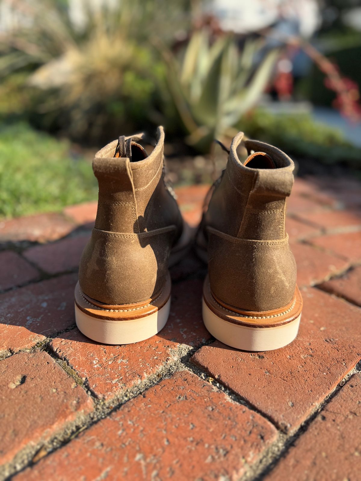 Photo by Armmmmm on October 1, 2024 of the Viberg Scout Boot in C.F. Stead Nature Waxy Commander.