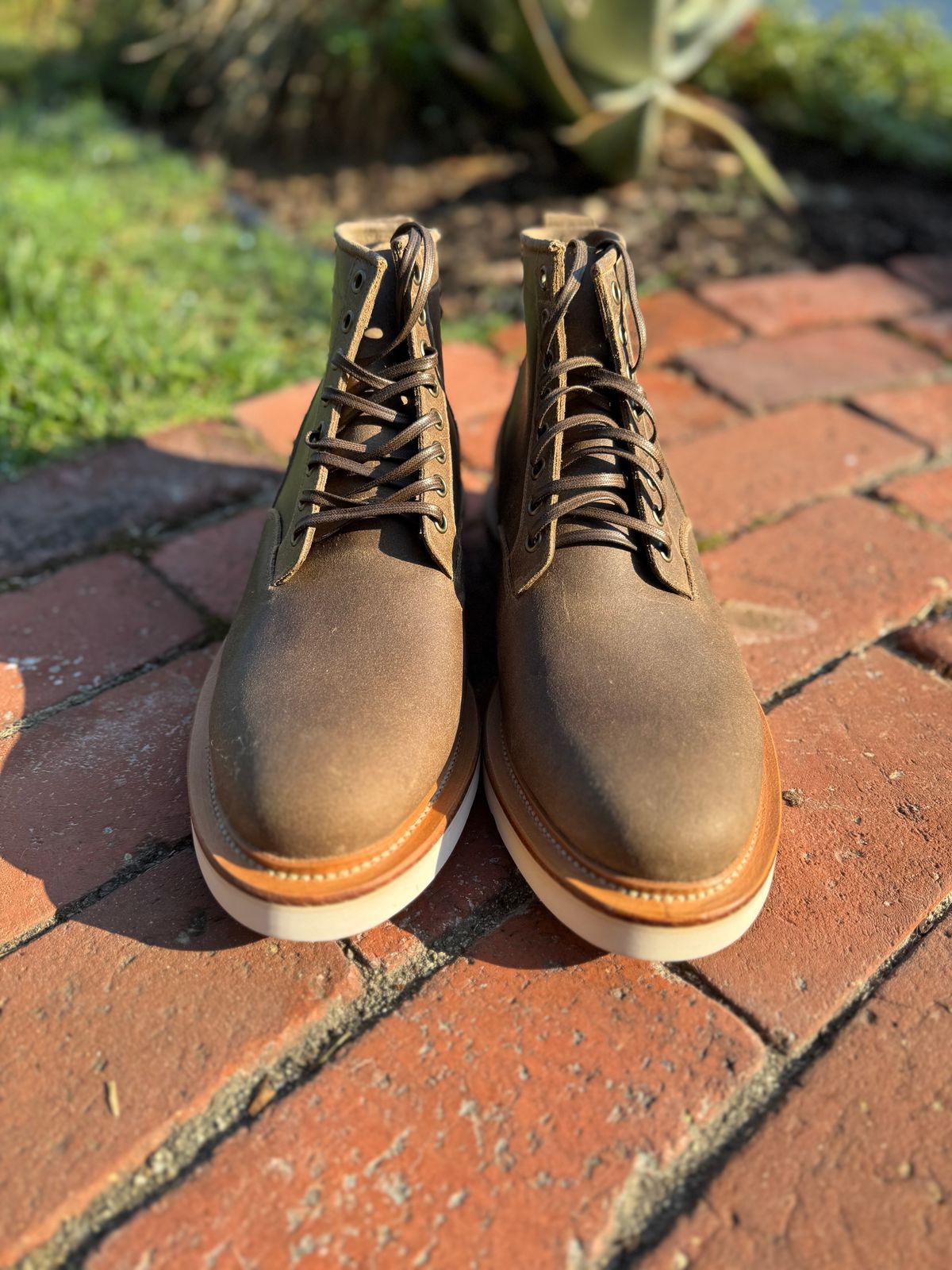 Photo by Armmmmm on October 1, 2024 of the Viberg Scout Boot in C.F. Stead Nature Waxy Commander.