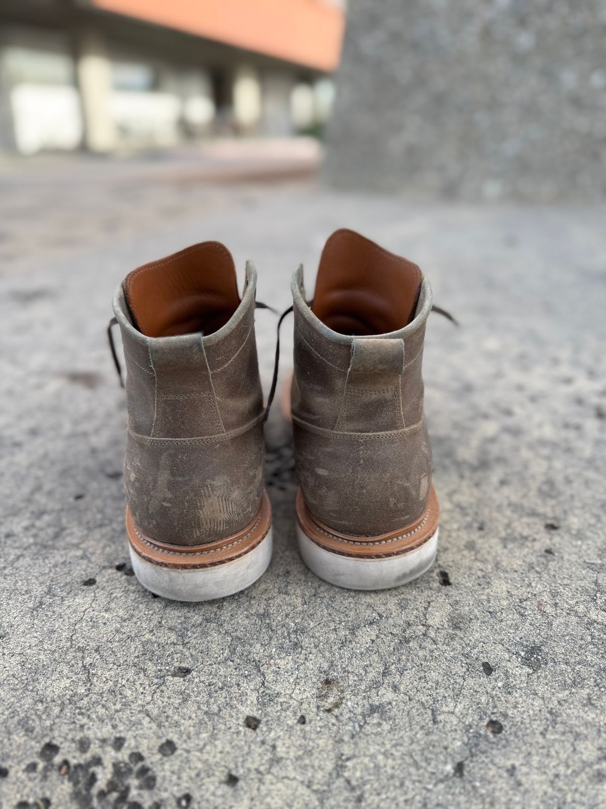Photo by Armmmmm on November 5, 2024 of the Viberg Scout Boot in C.F. Stead Nature Waxy Commander.