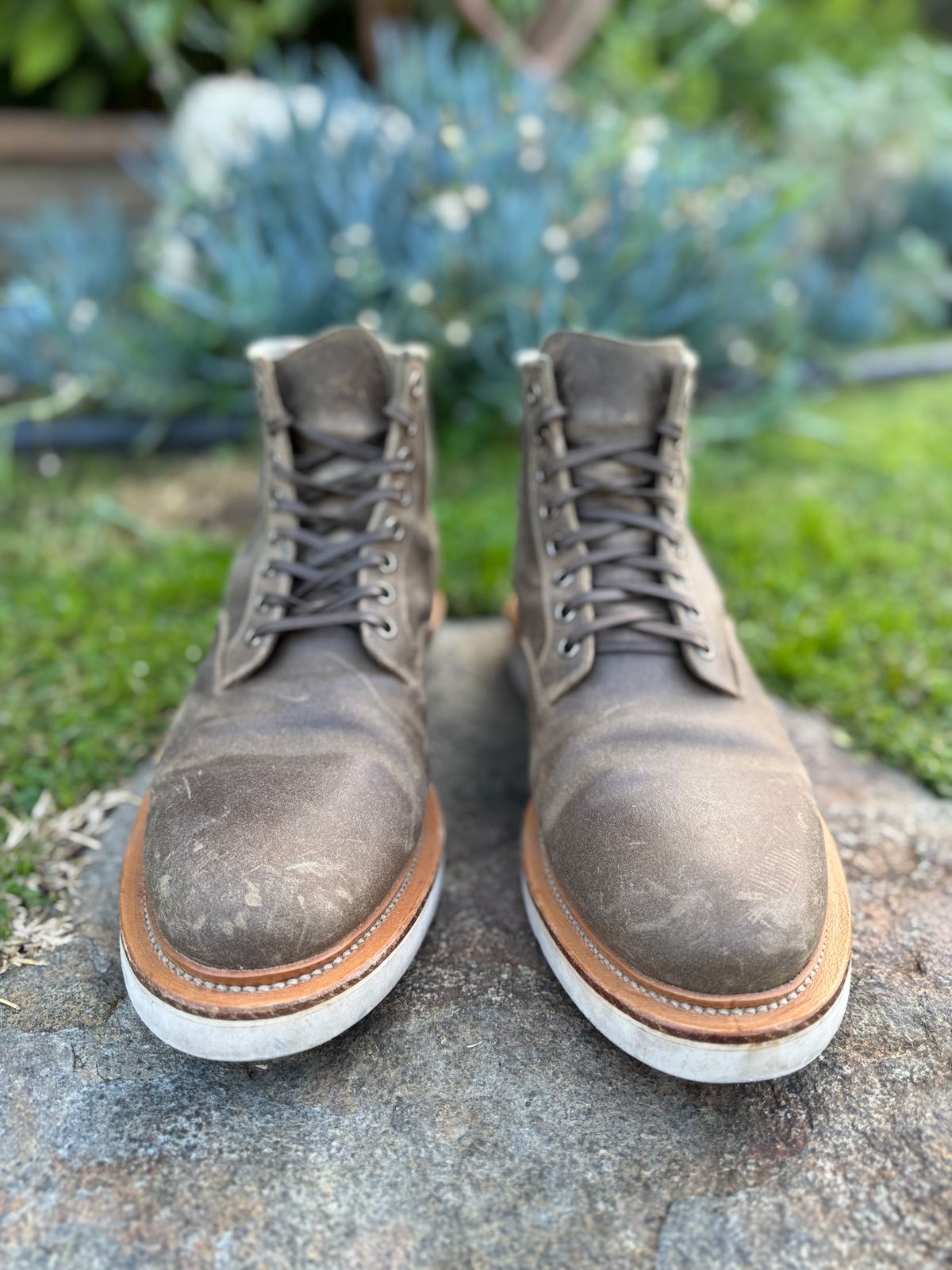 Photo by Armmmmm on December 5, 2024 of the Viberg Scout Boot in C.F. Stead Nature Waxy Commander.