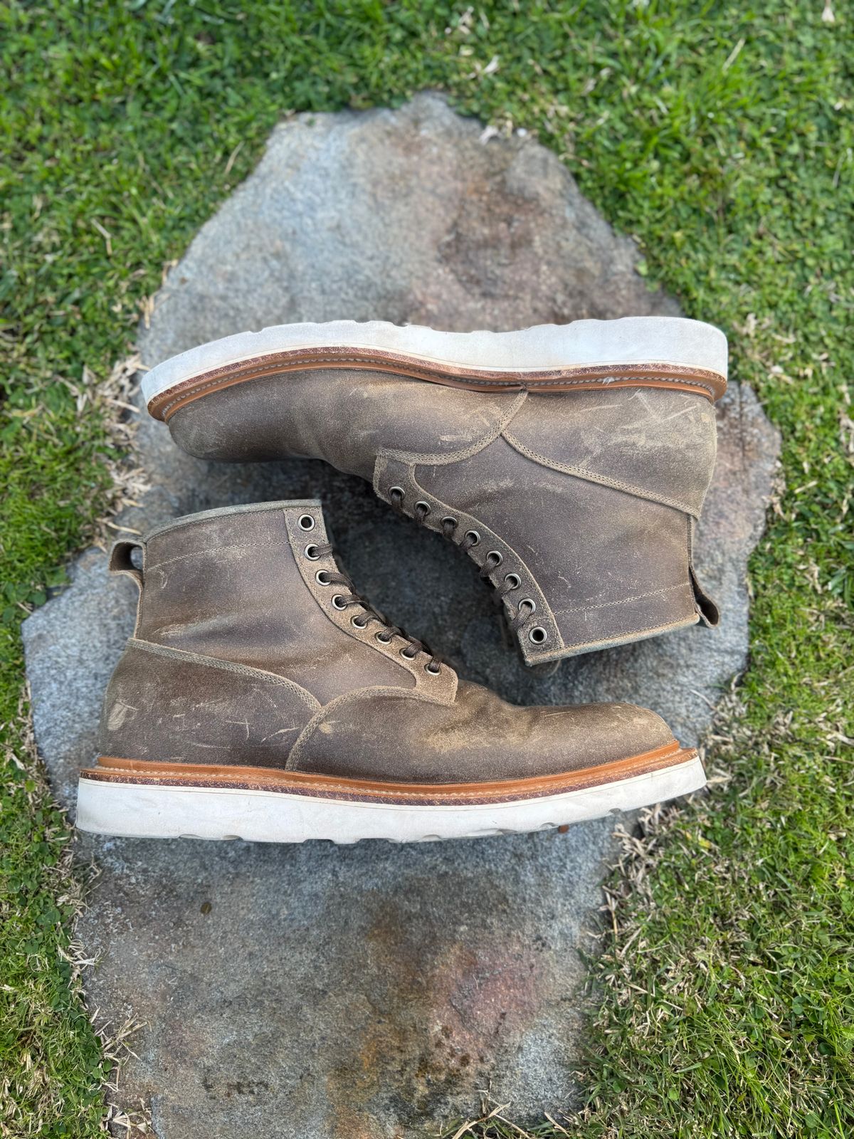 Photo by Armmmmm on December 5, 2024 of the Viberg Scout Boot in C.F. Stead Nature Waxy Commander.