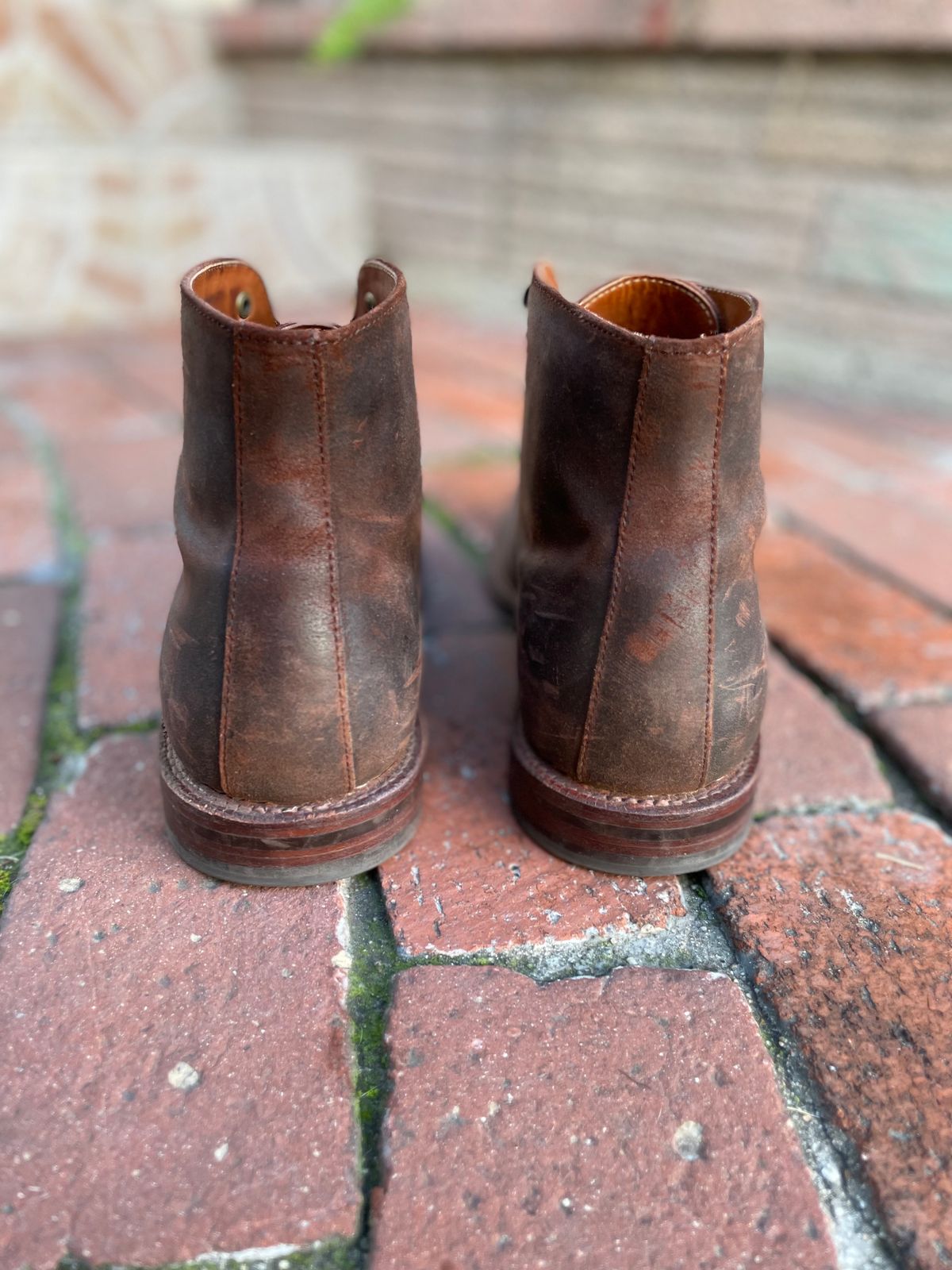Photo by Armmmmm on December 5, 2022 of the Grant Stone Edward Boot in C.F. Stead Tobacco Waxy Commander Suede.
