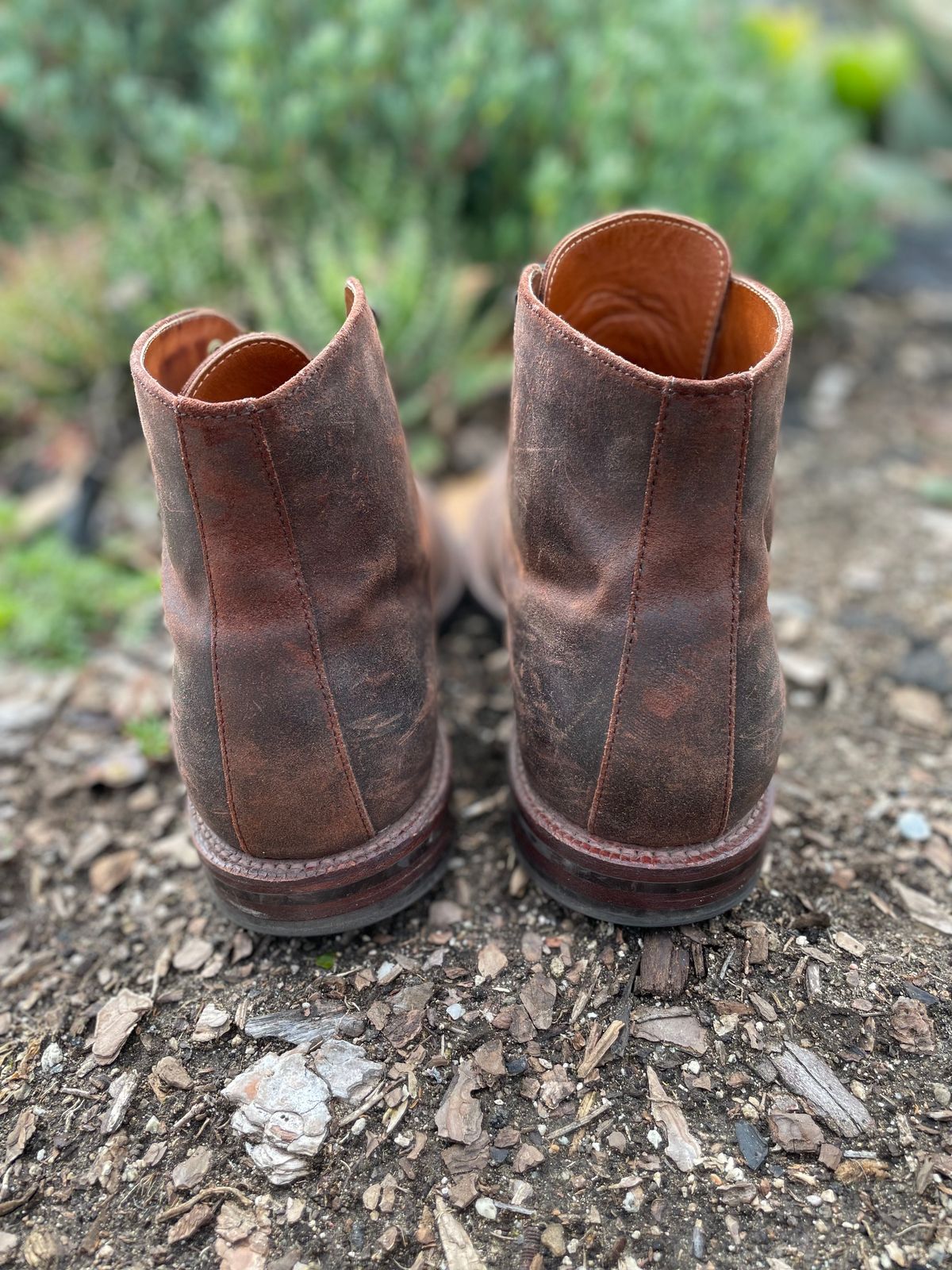 Photo by Armmmmm on March 5, 2023 of the Grant Stone Edward Boot in C.F. Stead Tobacco Waxy Commander Suede.