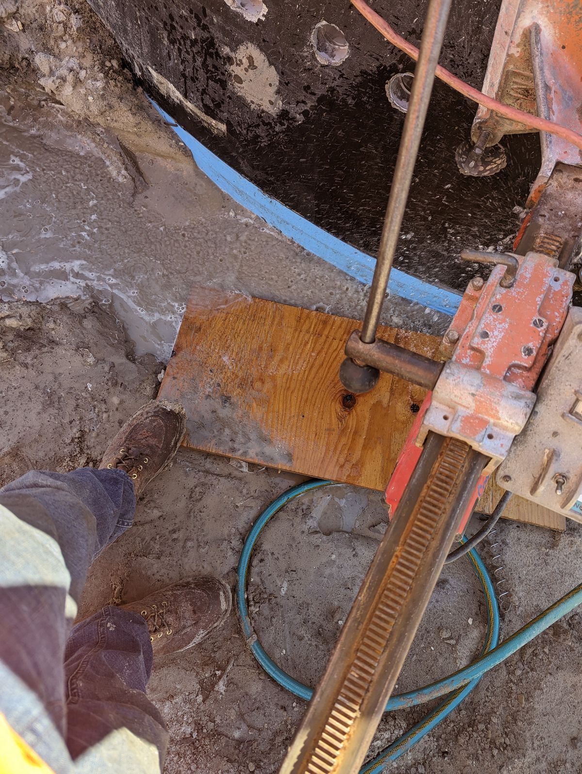 Photo by rotocheese on February 6, 2024 of the Nicks BuilderPro in Seidel 1964 Tan.