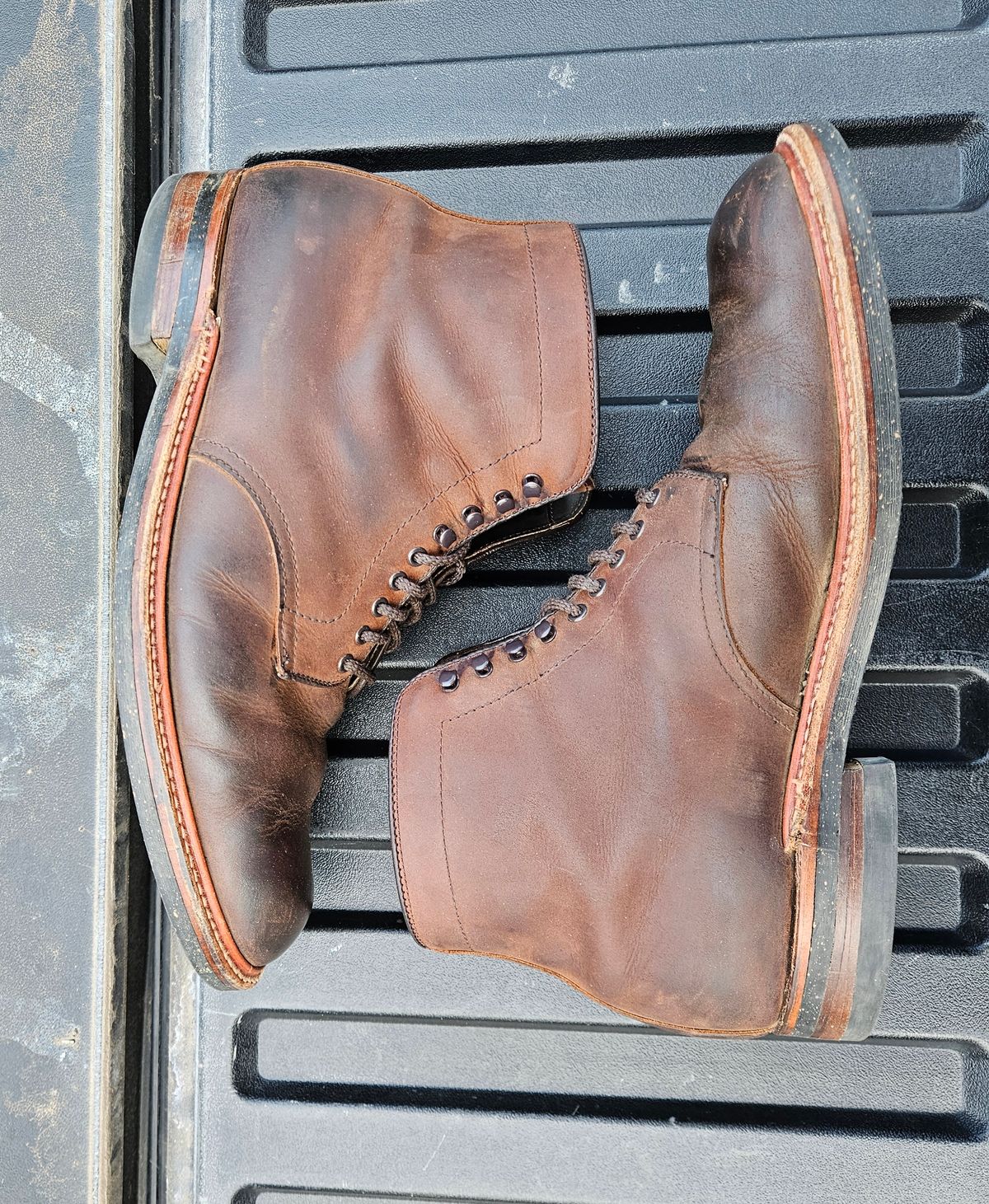 Photo by jj4483 on February 4, 2024 of the Alden Plain Toe Boot in Horween Tobacco Smooth Chamois.
