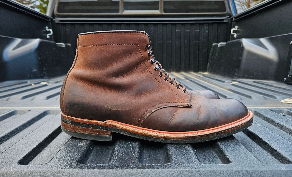 Photo by jj4483 on February 4, 2024 of the Alden Plain Toe Boot in Horween Tobacco Smooth Chamois.