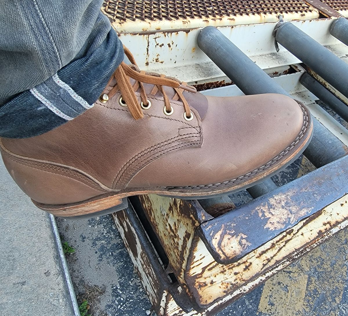 Photo by ShadyBoots on December 5, 2023 of the Nicks MTO in Horween Natural Chromexcel.