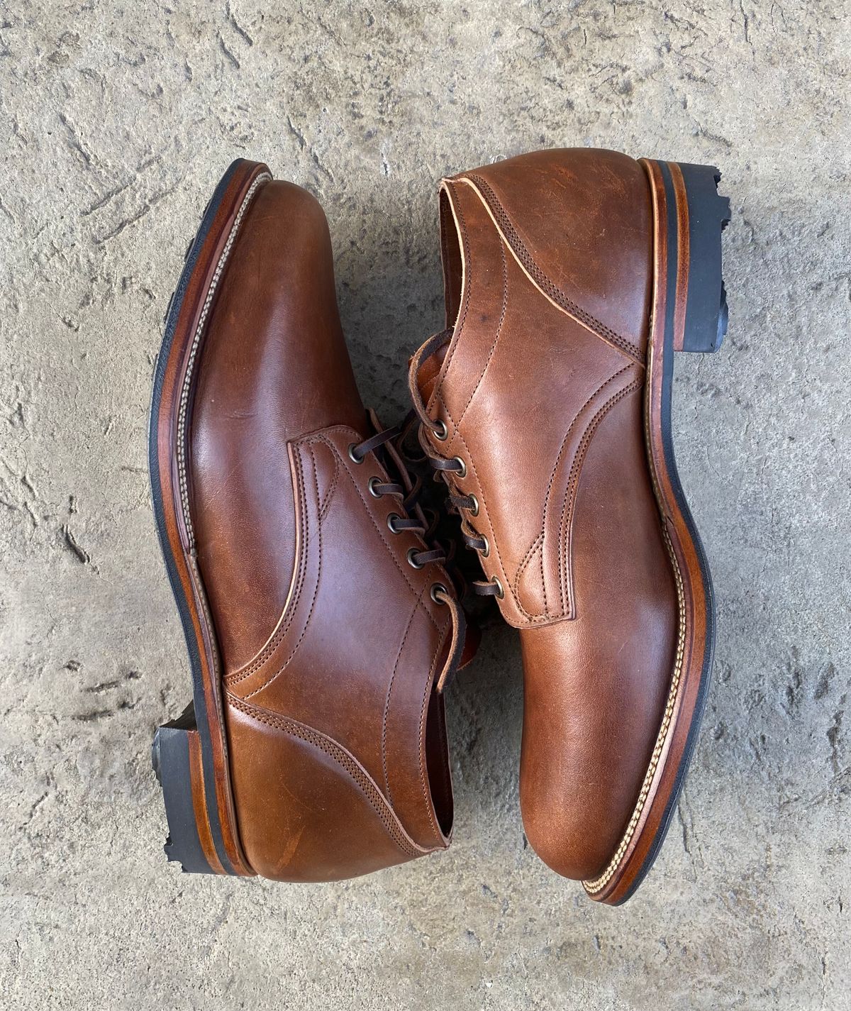 Photo by titletowngoods on October 5, 2022 of the Viberg 145 Oxford in Horween Natural Essex Workshoe Butt.