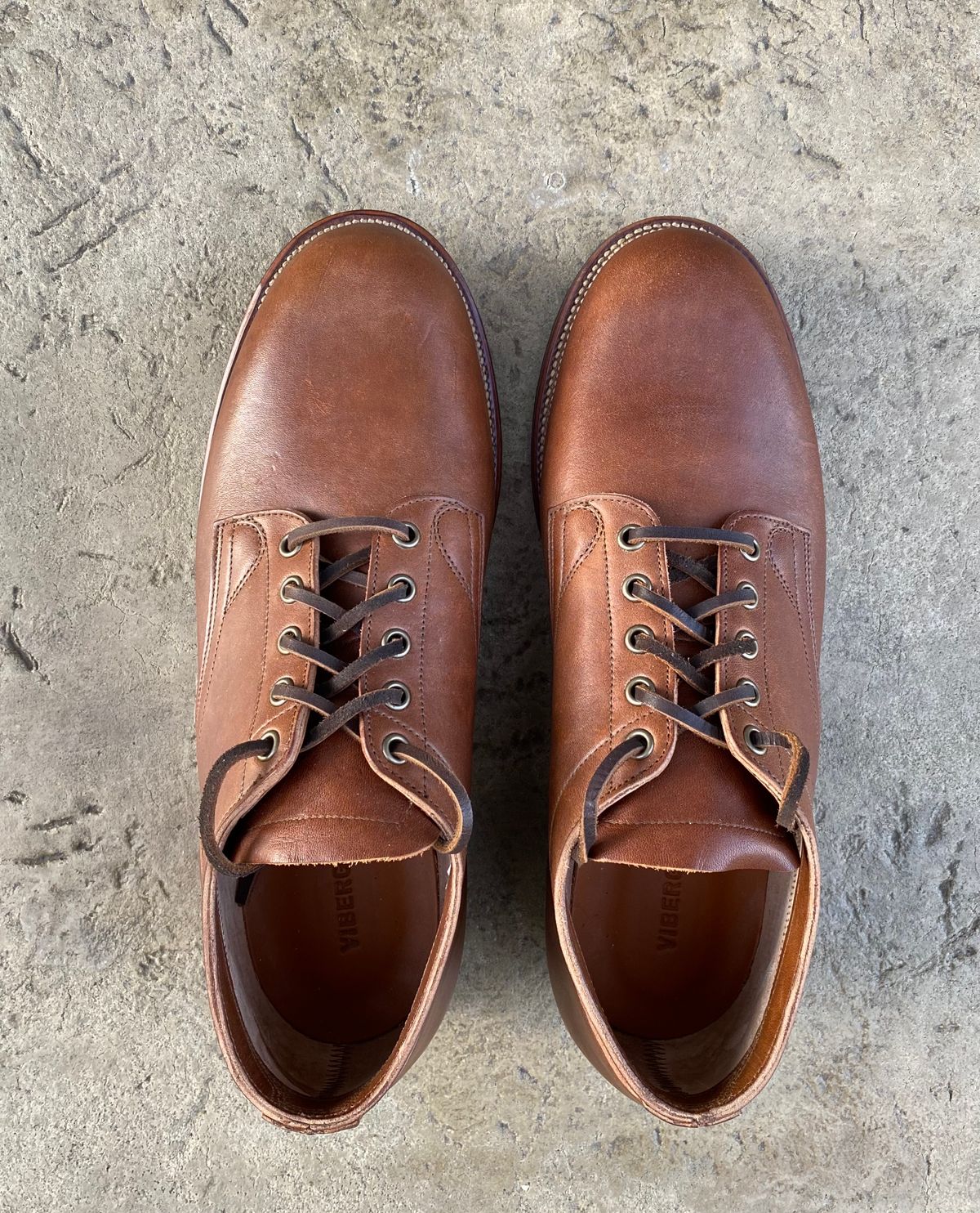 Photo by titletowngoods on October 5, 2022 of the Viberg 145 Oxford in Horween Natural Essex Workshoe Butt.