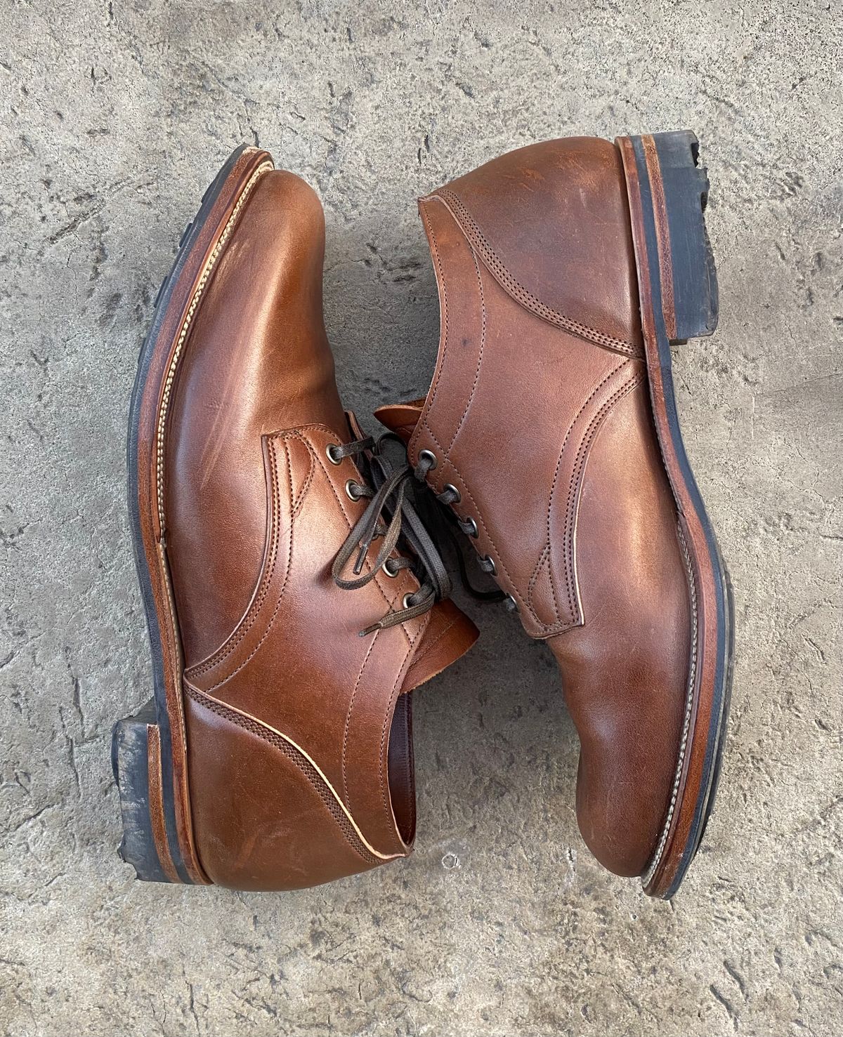 Photo by titletowngoods on November 5, 2022 of the Viberg 145 Oxford in Horween Natural Essex Workshoe Butt.