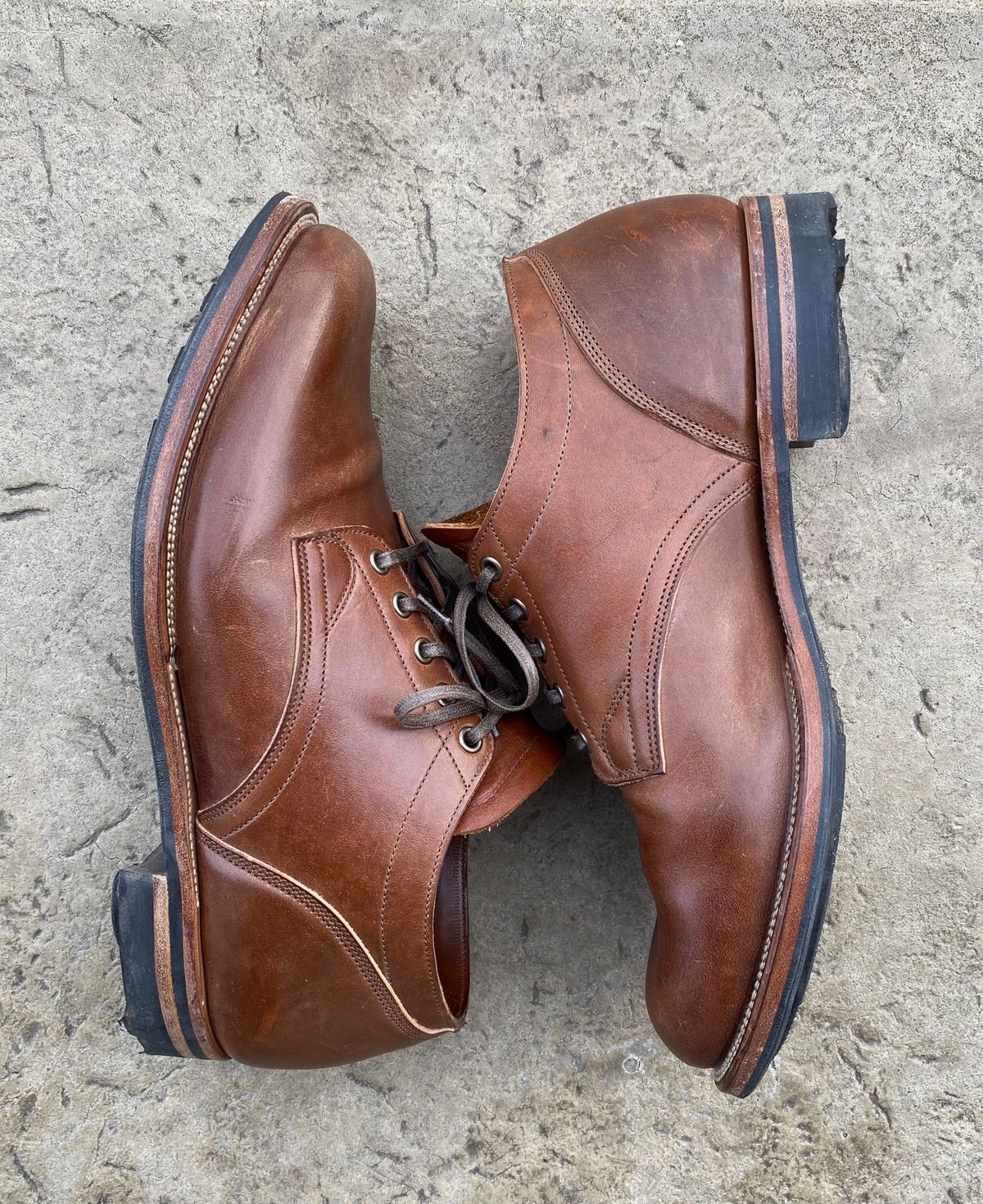 Photo by titletowngoods on December 2, 2022 of the Viberg 145 Oxford in Horween Natural Essex Workshoe Butt.
