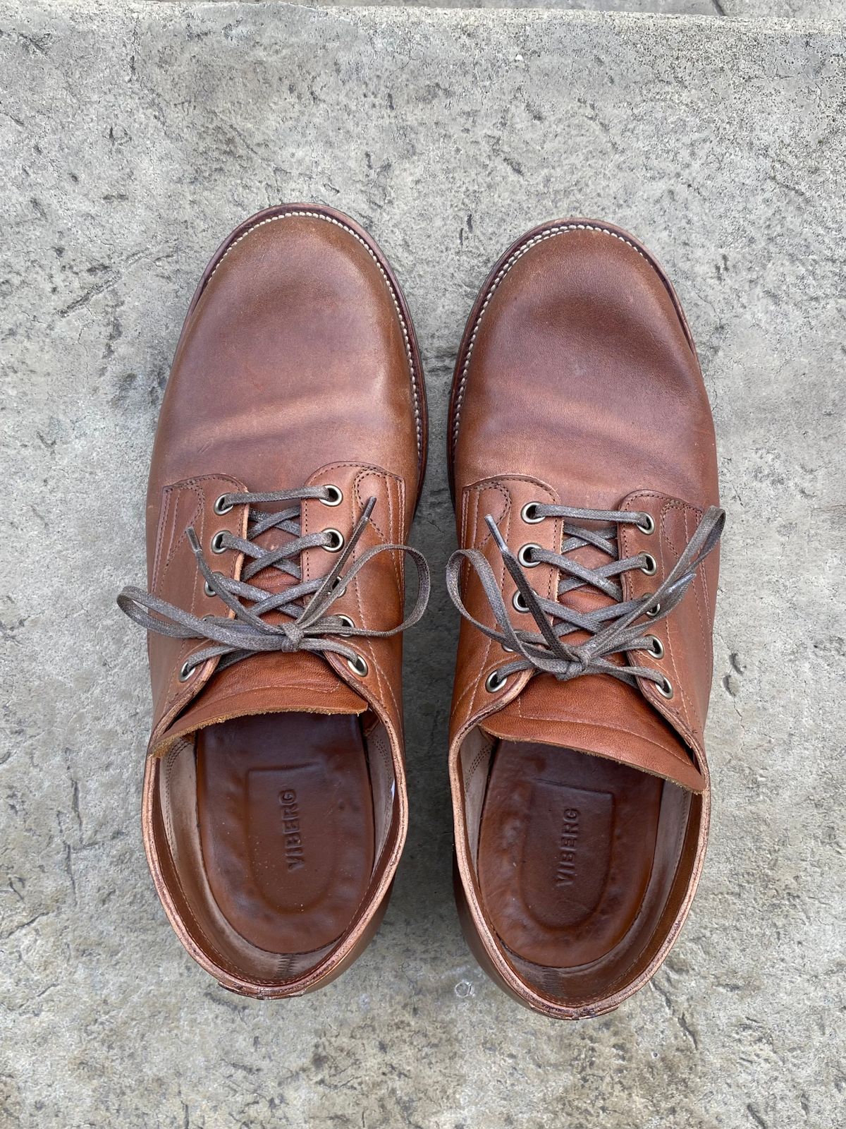 Photo by titletowngoods on December 2, 2022 of the Viberg 145 Oxford in Horween Natural Essex Workshoe Butt.