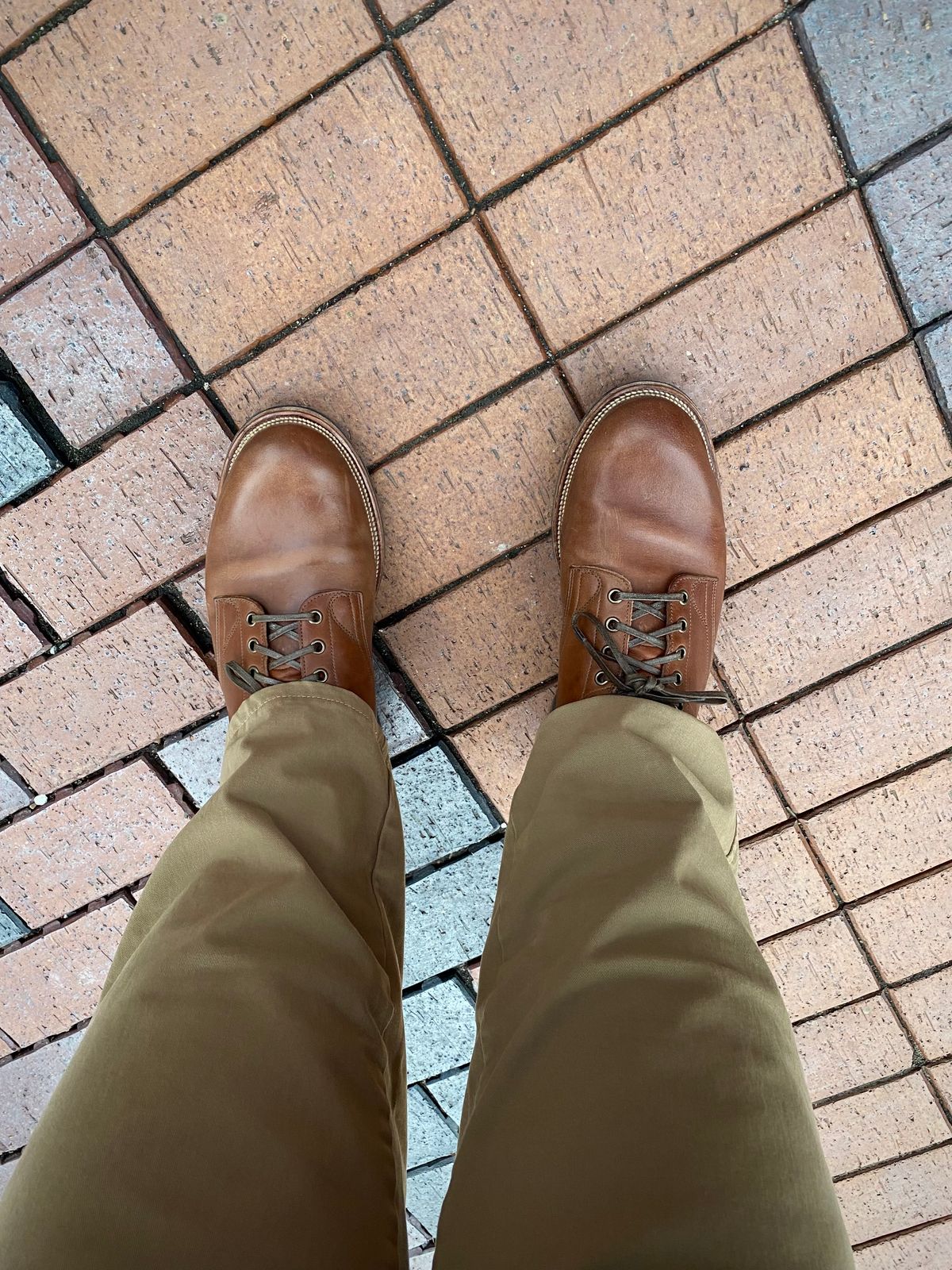 Photo by titletowngoods on January 2, 2023 of the Viberg 145 Oxford in Horween Natural Essex Workshoe Butt.