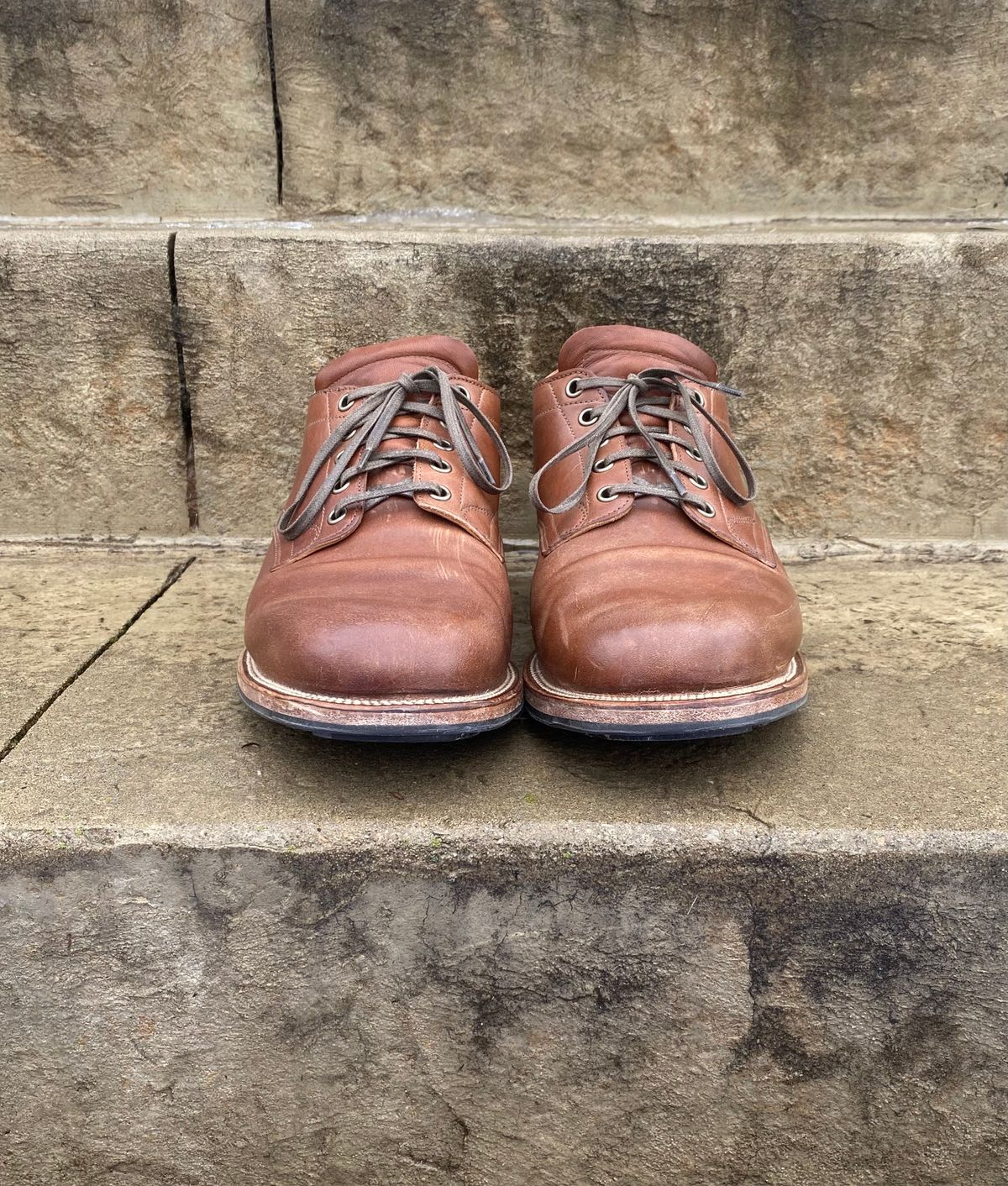 Photo by titletowngoods on January 2, 2023 of the Viberg 145 Oxford in Horween Natural Essex Workshoe Butt.