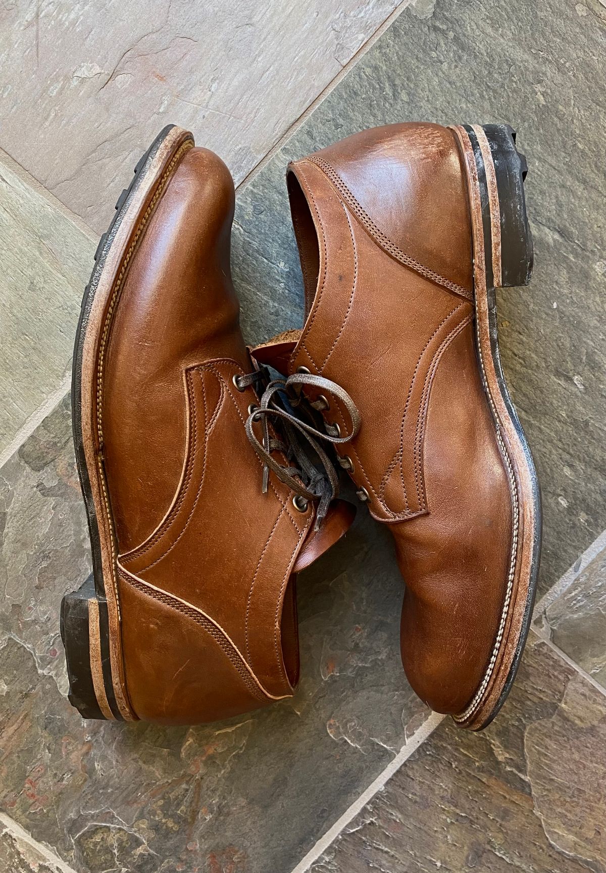 Photo by titletowngoods on February 3, 2023 of the Viberg 145 Oxford in Horween Natural Essex Workshoe Butt.