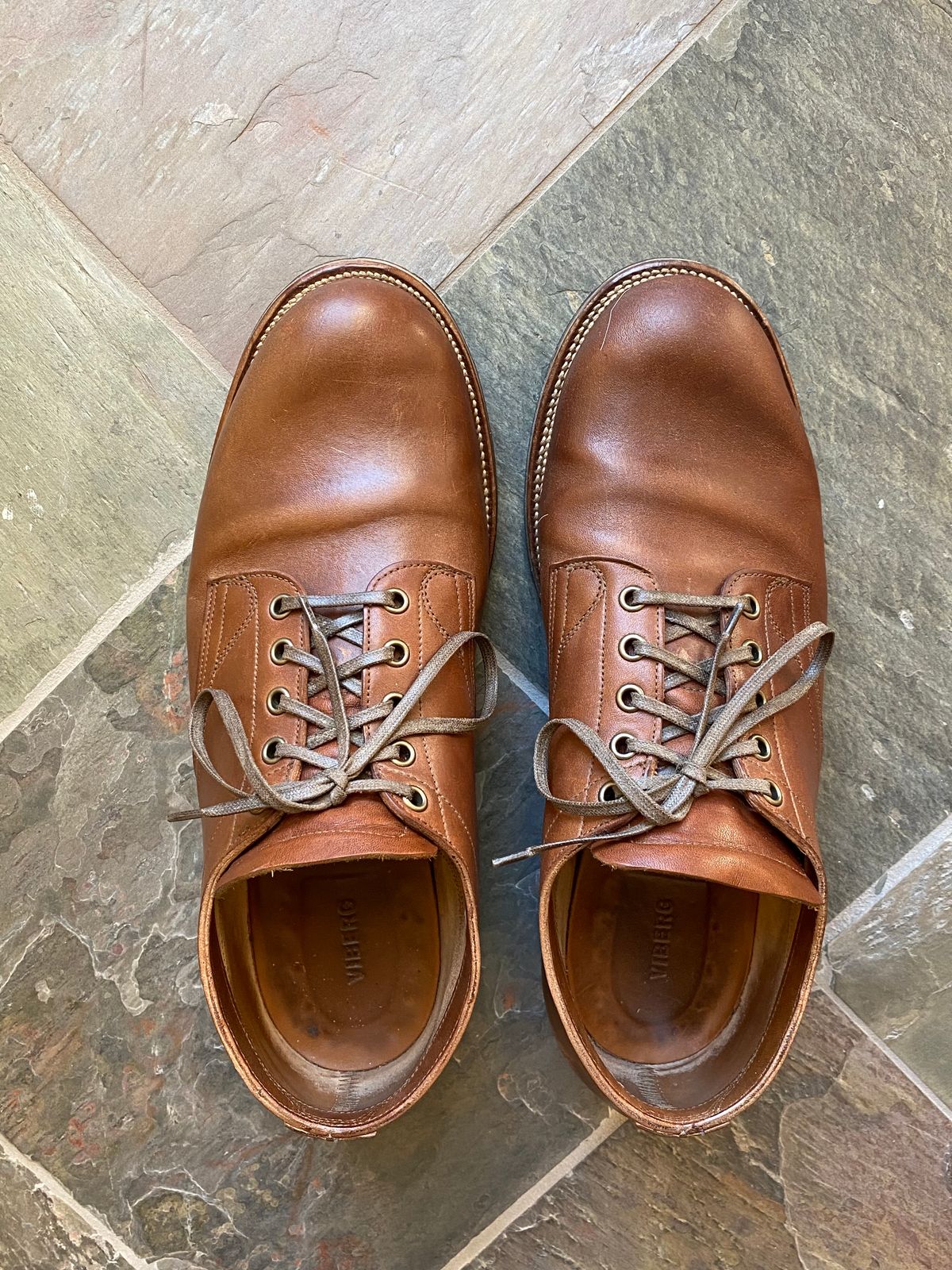 Photo by titletowngoods on February 3, 2023 of the Viberg 145 Oxford in Horween Natural Essex Workshoe Butt.