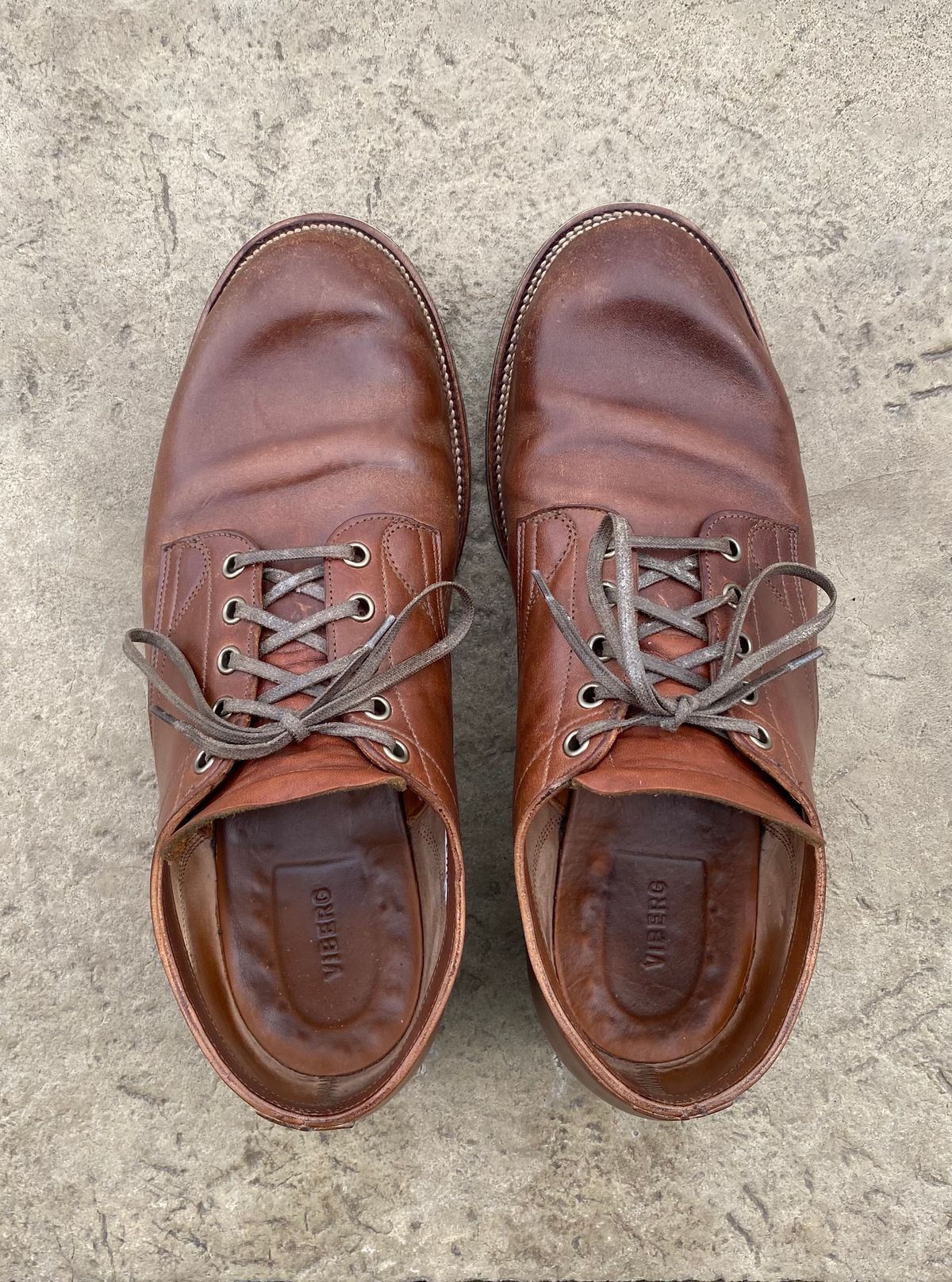 Photo by titletowngoods on April 3, 2023 of the Viberg 145 Oxford in Horween Natural Essex Workshoe Butt.