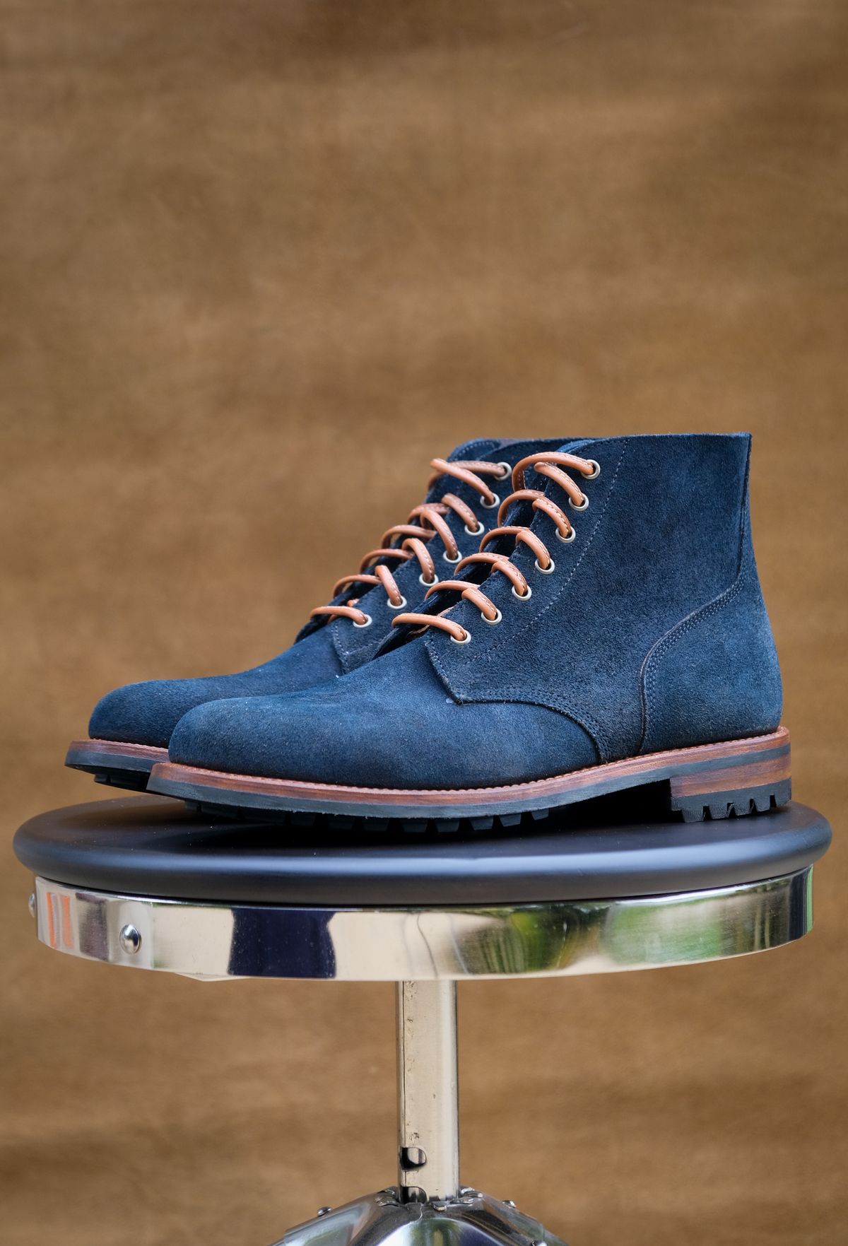 Photo by titletowngoods on September 27, 2023 of the Oak Street Bootmakers Field Boot in Horween Natural Indigo Chromexcel Roughout.