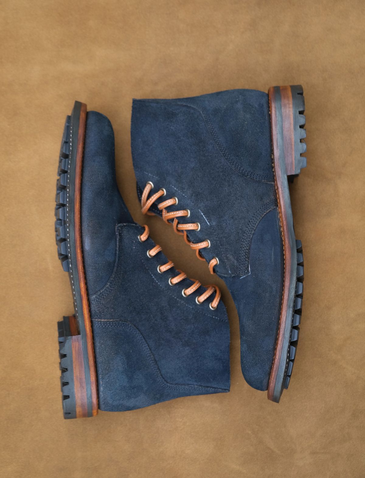 Photo by titletowngoods on October 1, 2023 of the Oak Street Bootmakers Field Boot in Horween Natural Indigo Chromexcel Roughout.
