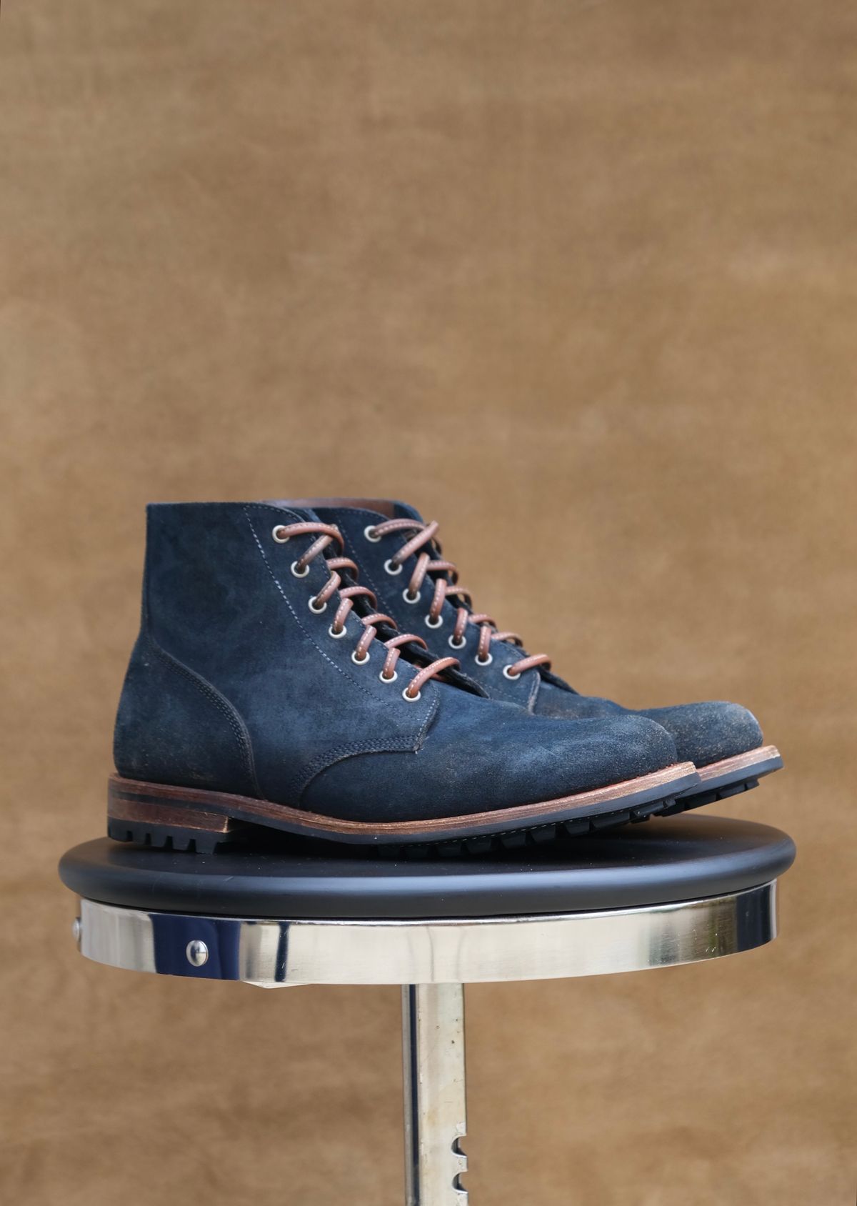 Photo by titletowngoods on November 1, 2023 of the Oak Street Bootmakers Field Boot in Horween Natural Indigo Chromexcel Roughout.