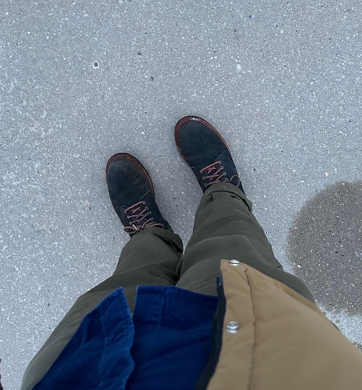 Photo by titletowngoods on January 2, 2024 of the Oak Street Bootmakers Field Boot in Horween Natural Indigo Chromexcel Roughout.