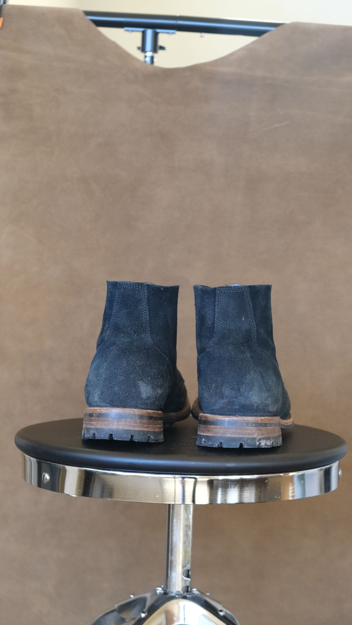 Photo by titletowngoods on January 2, 2024 of the Oak Street Bootmakers Field Boot in Horween Natural Indigo Chromexcel Roughout.