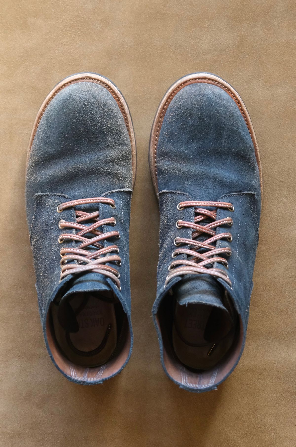 Photo by titletowngoods on January 2, 2024 of the Oak Street Bootmakers Field Boot in Horween Natural Indigo Chromexcel Roughout.