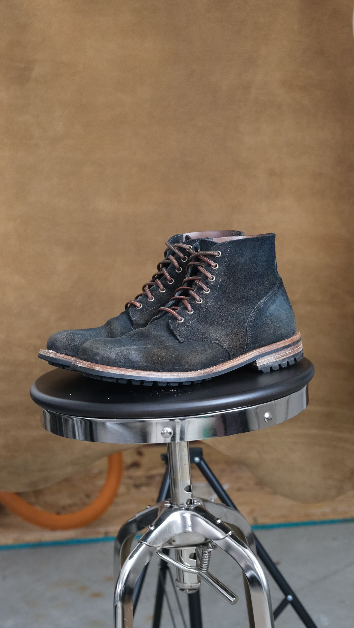 Photo by titletowngoods on February 4, 2024 of the Oak Street Bootmakers Field Boot in Horween Natural Indigo Chromexcel Roughout.