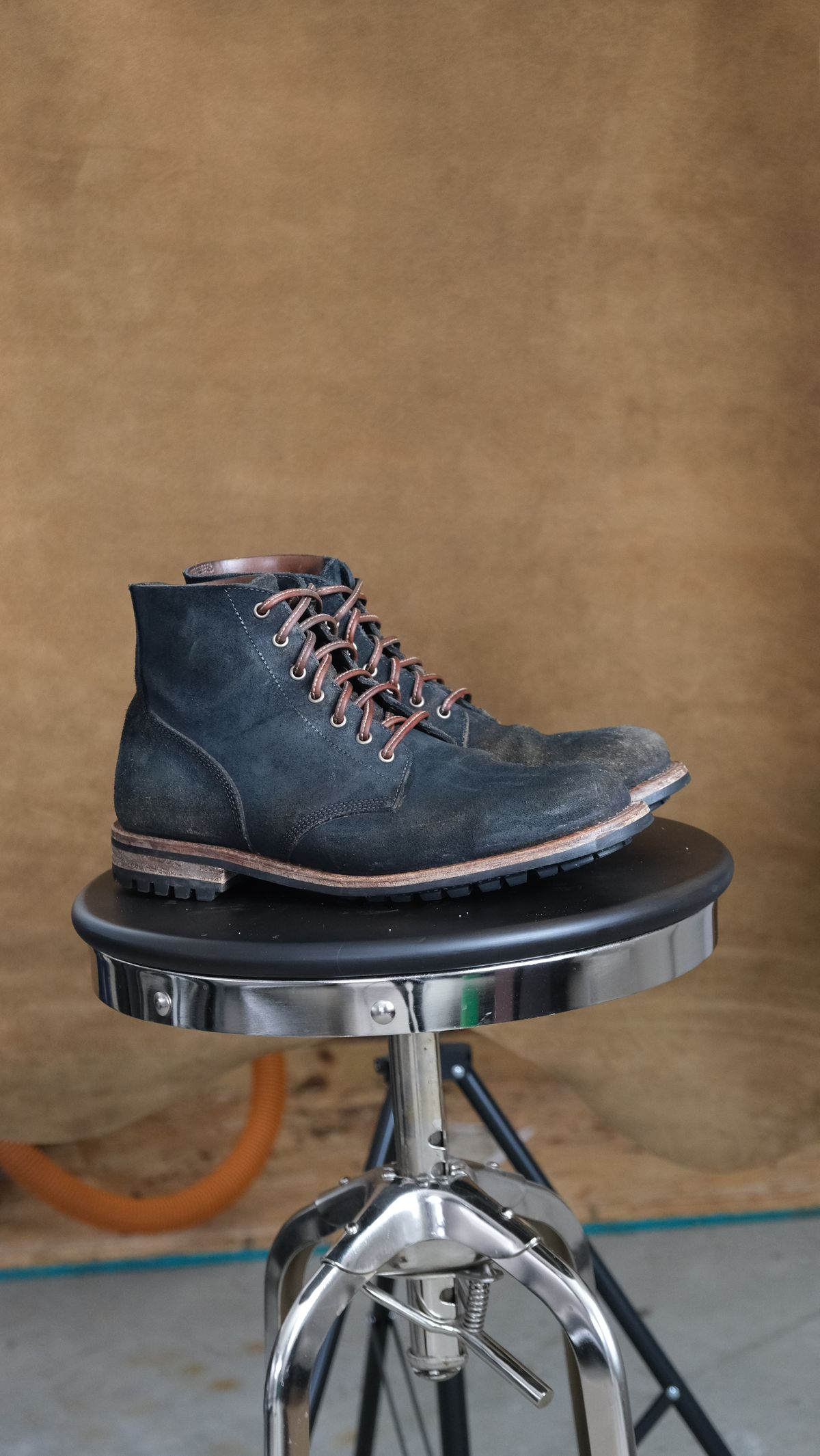 Photo by titletowngoods on February 4, 2024 of the Oak Street Bootmakers Field Boot in Horween Natural Indigo Chromexcel Roughout.