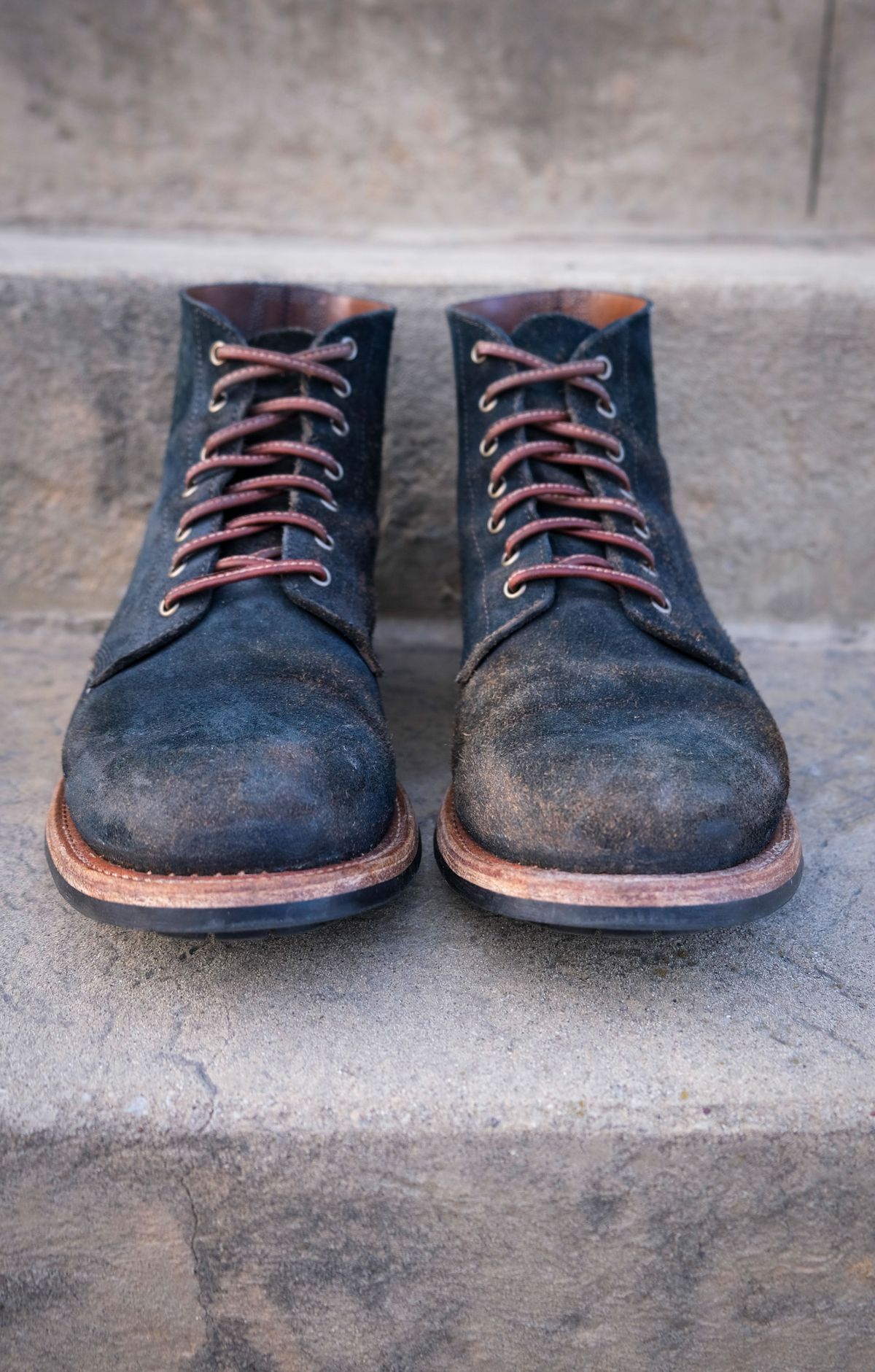 Photo by titletowngoods on March 3, 2024 of the Oak Street Bootmakers Field Boot in Horween Natural Indigo Chromexcel Roughout.