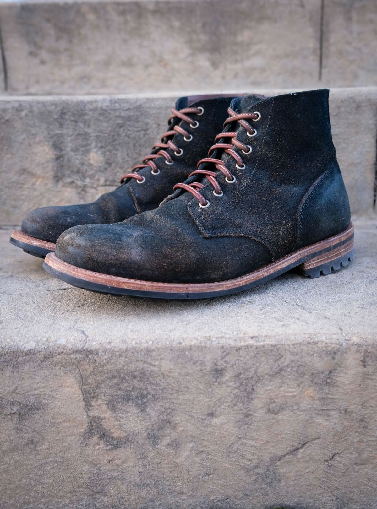 Photo by titletowngoods on March 3, 2024 of the Oak Street Bootmakers Field Boot in Horween Natural Indigo Chromexcel Roughout.