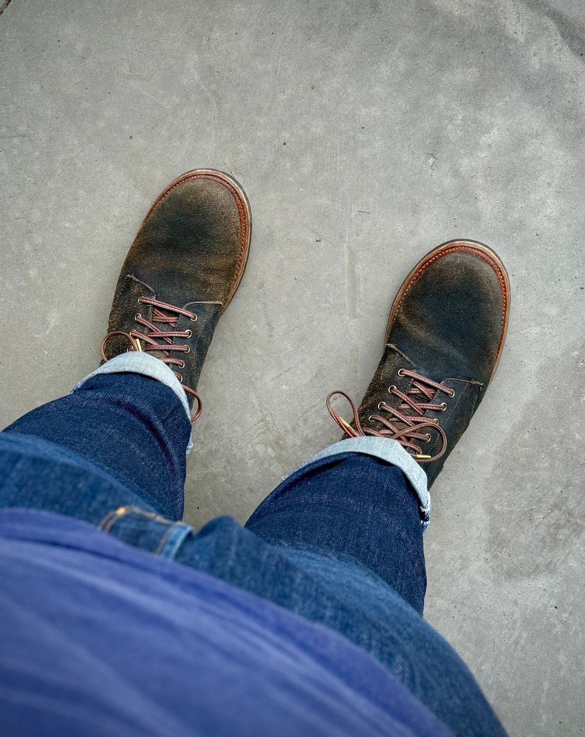 Photo by titletowngoods on June 25, 2025 of the Oak Street Bootmakers Field Boot in Horween Natural Indigo Chromexcel Roughout.