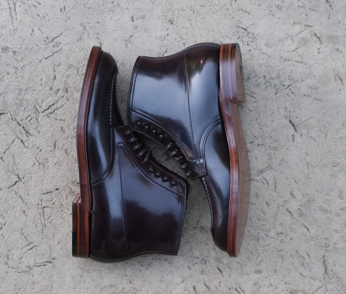 Photo by titletowngoods on September 29, 2024 of the Alden Indy Boot in Horween Color 8 Shell Cordovan.