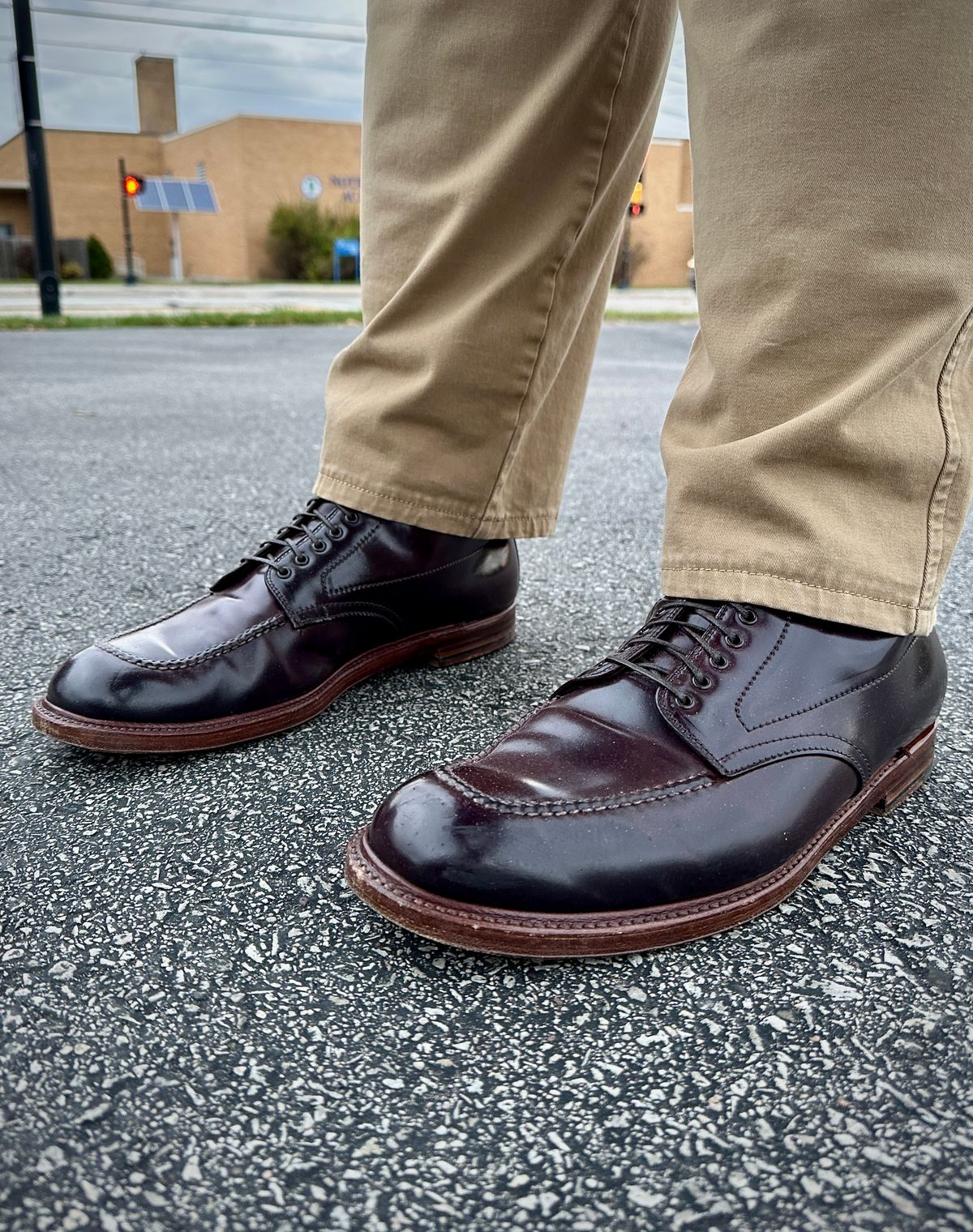 Photo by titletowngoods on November 4, 2024 of the Alden Indy Boot in Horween Color 8 Shell Cordovan.