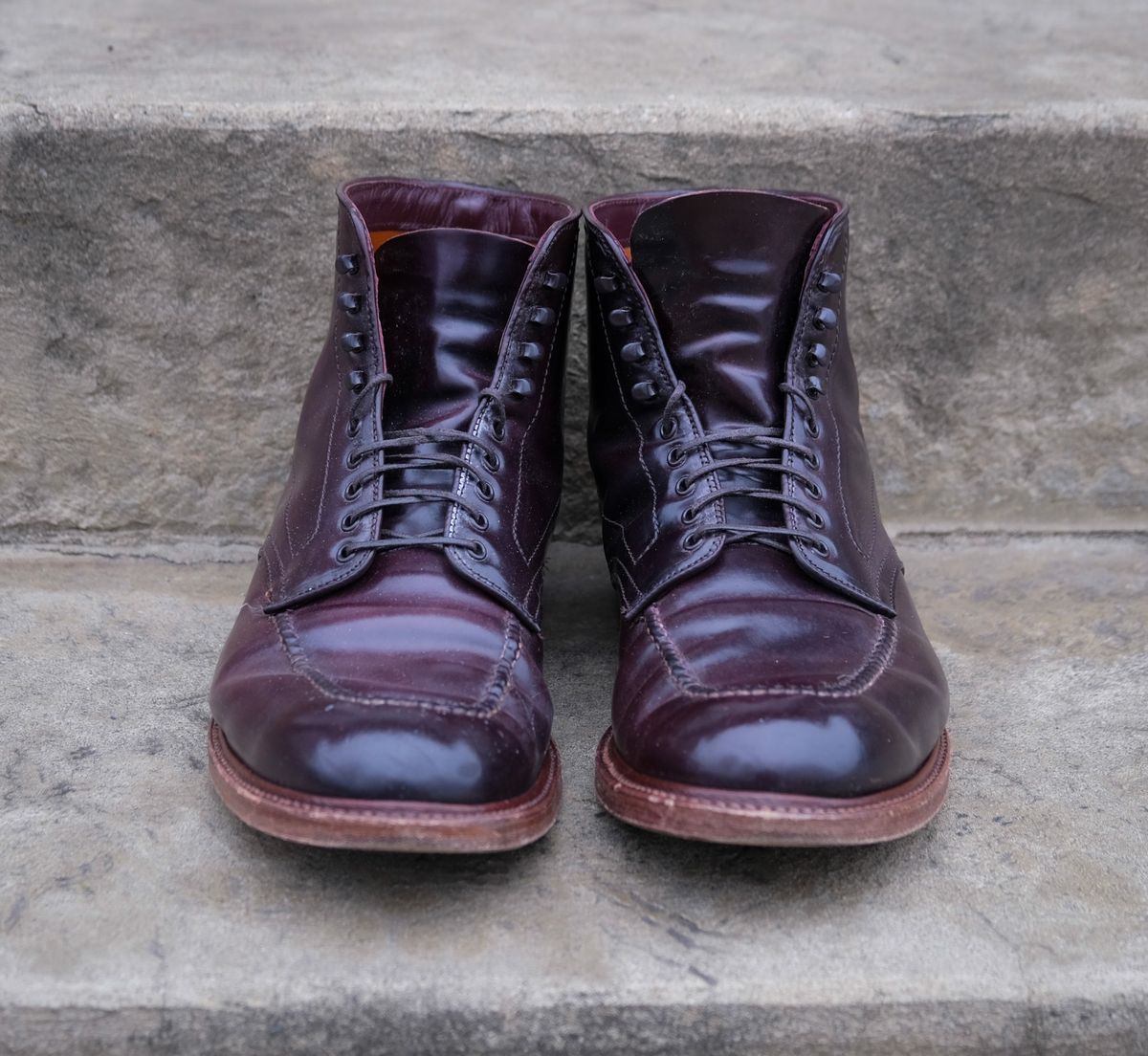 Photo by titletowngoods on January 1, 2025 of the Alden Indy Boot in Horween Color 8 Shell Cordovan.