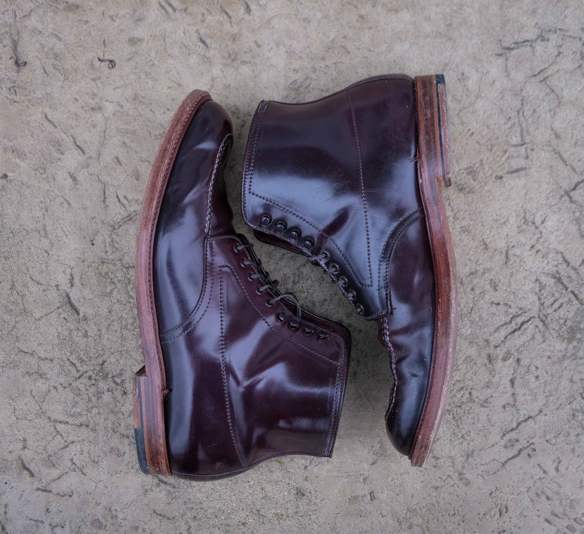 Photo by titletowngoods on January 1, 2025 of the Alden Indy Boot in Horween Color 8 Shell Cordovan.