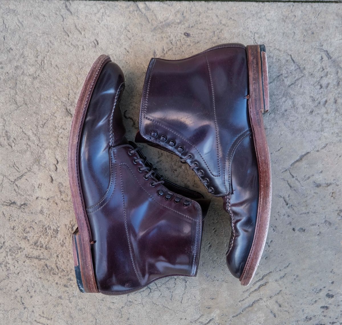 Photo by titletowngoods on February 27, 2025 of the Alden Indy Boot in Horween Color 8 Shell Cordovan.