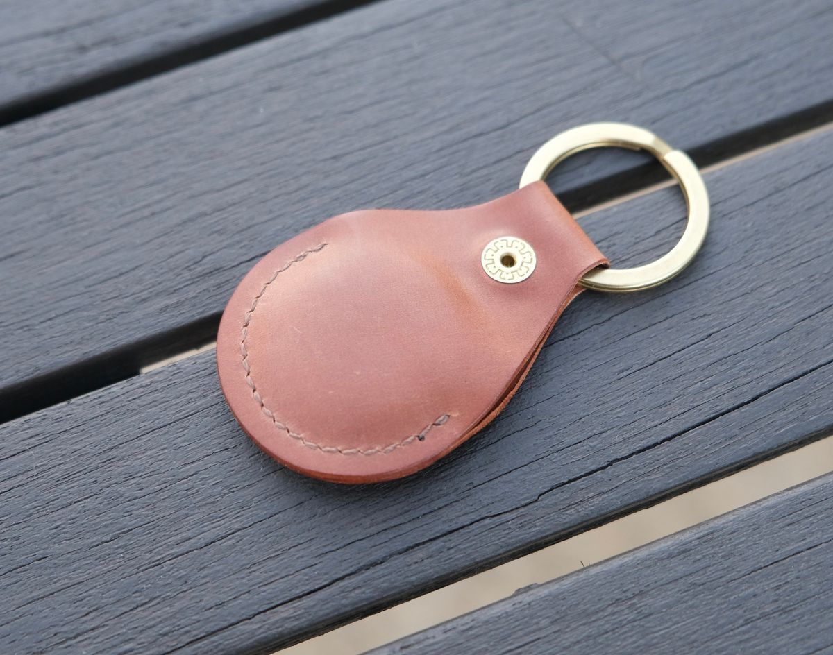 Photo by titletowngoods on November 5, 2025 of the Titletown Goods Airtag Case in Horween Unglazed Natural Shell Cordovan.