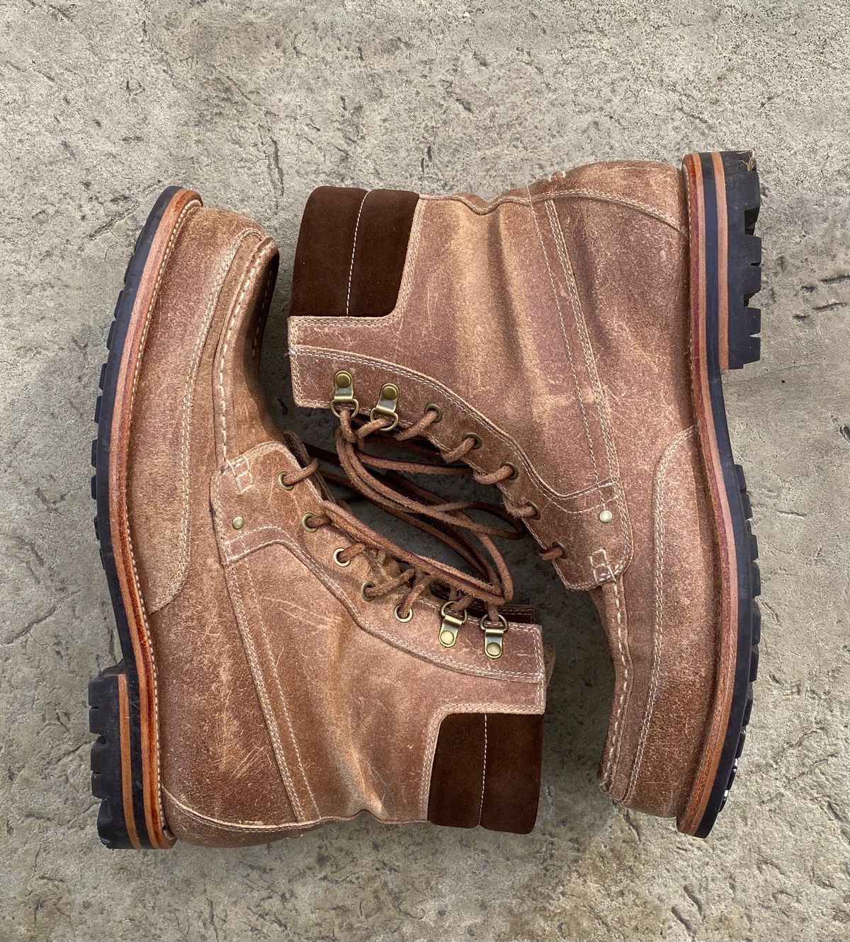 Photo by titletowngoods on December 2, 2022 of the Grant Stone Field Boot in C.F. Stead Natural Waxy Commander Suede.