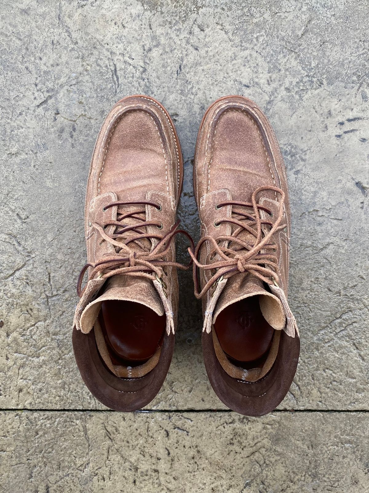 Photo by titletowngoods on January 5, 2023 of the Grant Stone Field Boot in C.F. Stead Natural Waxy Commander Suede.