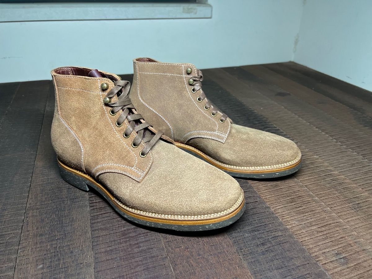 Photo by ferf on May 29, 2023 of the Flame Panda Boondocker in Horween Natural Chromexcel Roughout.