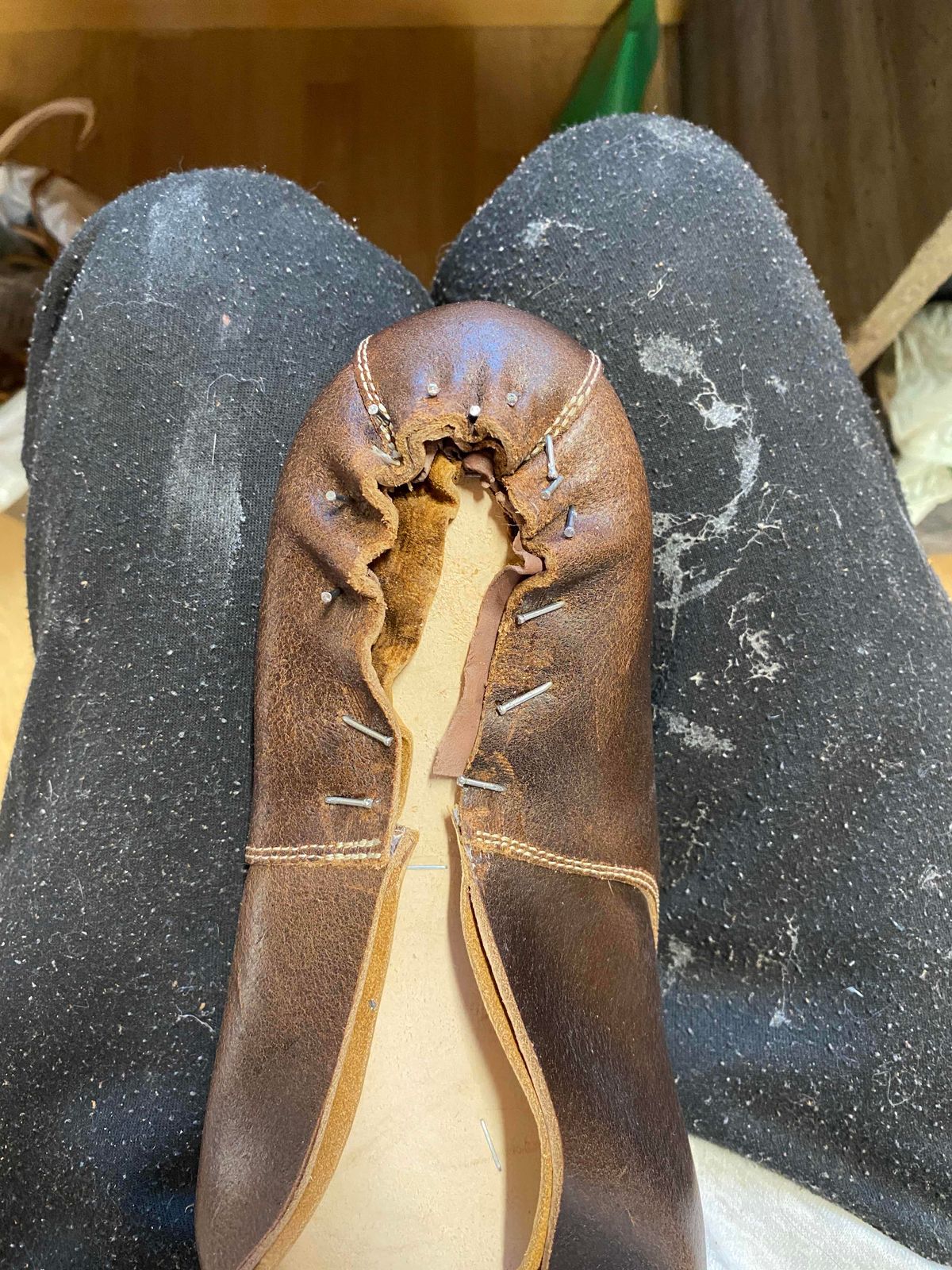 Photo by ferf on November 18, 2023 of the Østmo Type I in Horween Brown Waxed Flesh.