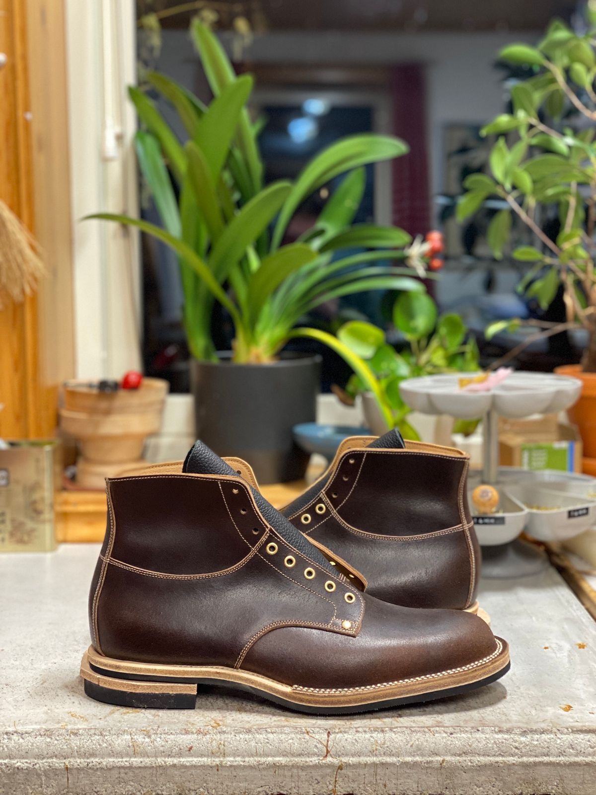 Photo by ferf on November 18, 2023 of the Østmo Type I in Horween Brown Waxed Flesh.