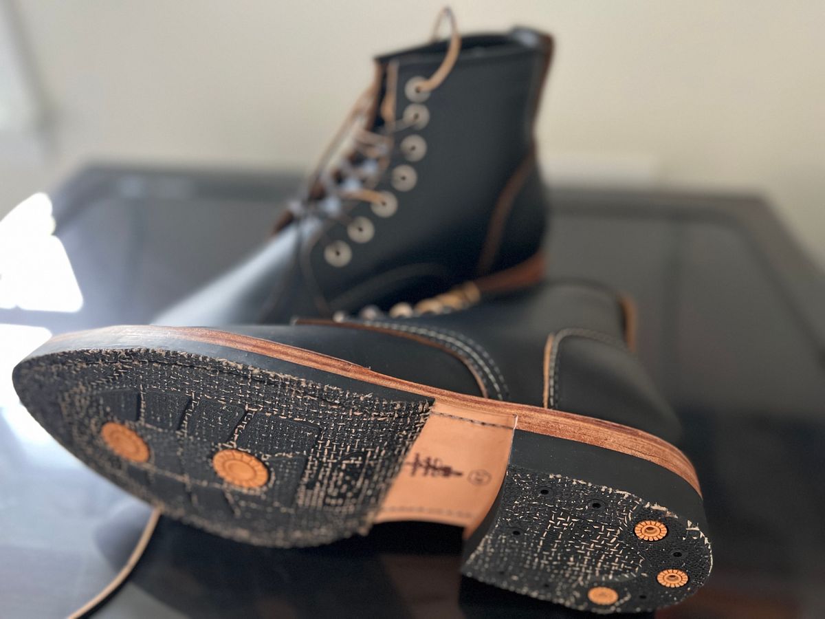 Photo by Rameshpondhe on October 3, 2023 of the Santalum x PTC The Klondike Service Boot in S.B. Foot Black Klondike.