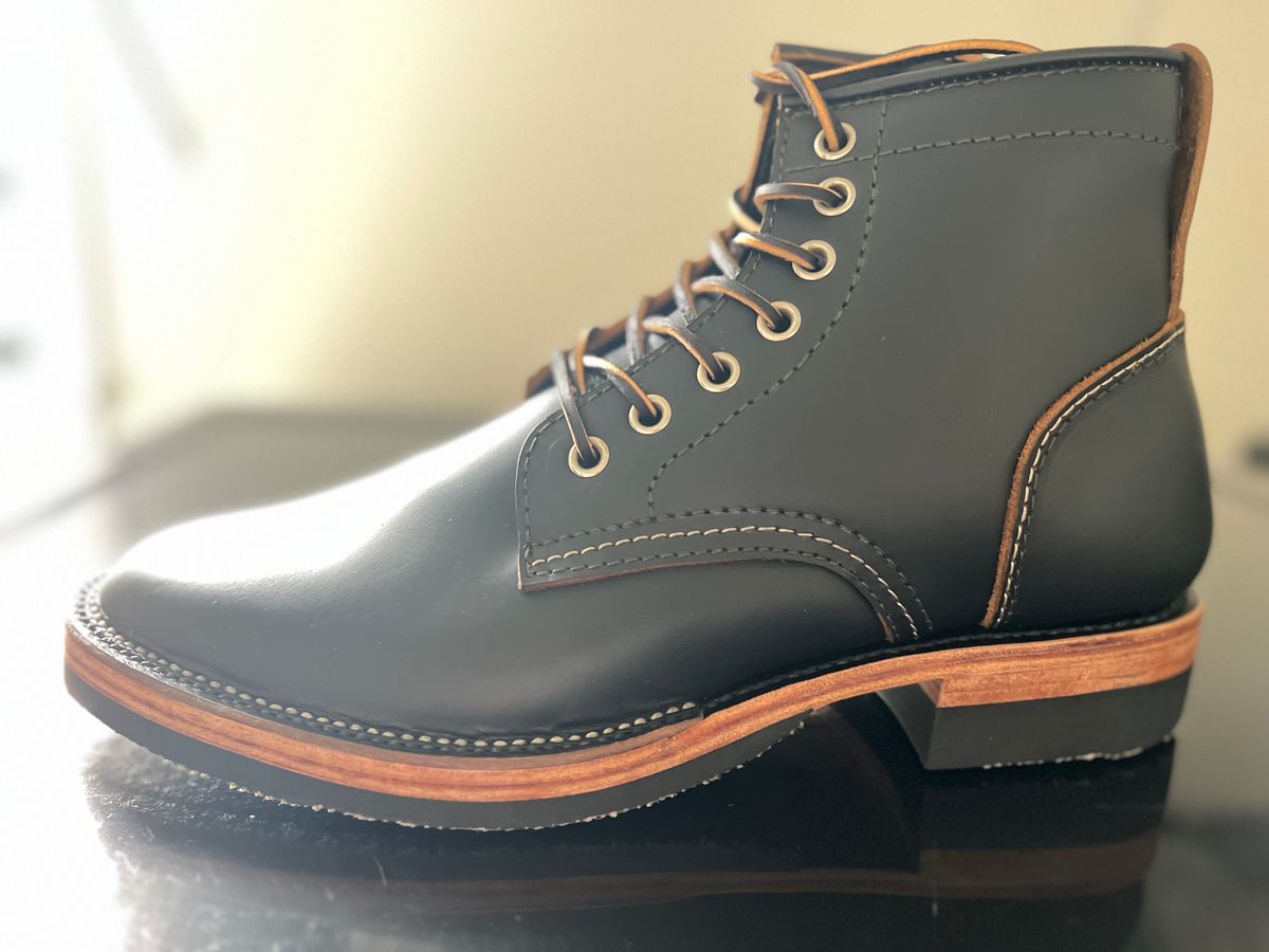 Photo by Rameshpondhe on October 3, 2023 of the Santalum x PTC The Klondike Service Boot in S.B. Foot Black Klondike.