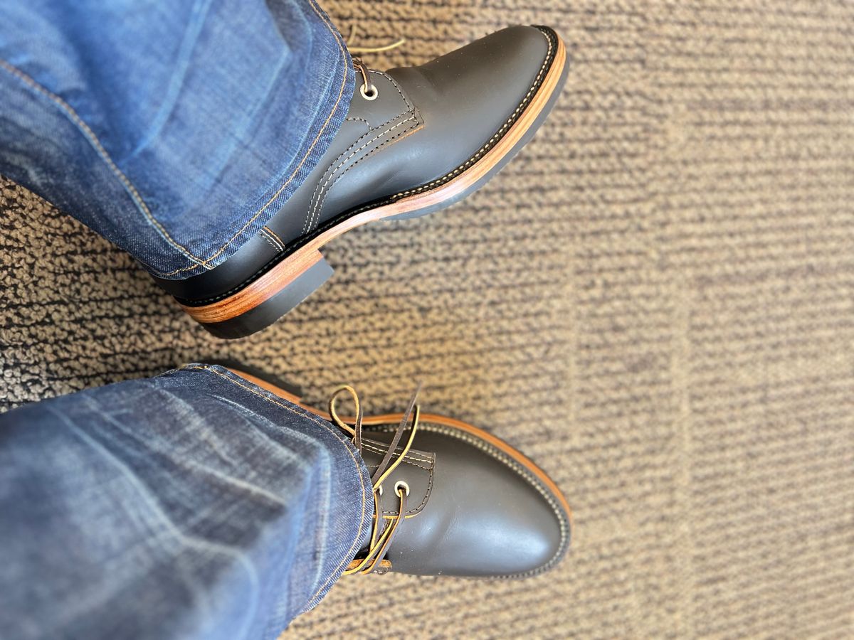 Photo by Rameshpondhe on October 4, 2023 of the Santalum x PTC The Klondike Service Boot in S.B. Foot Black Klondike.