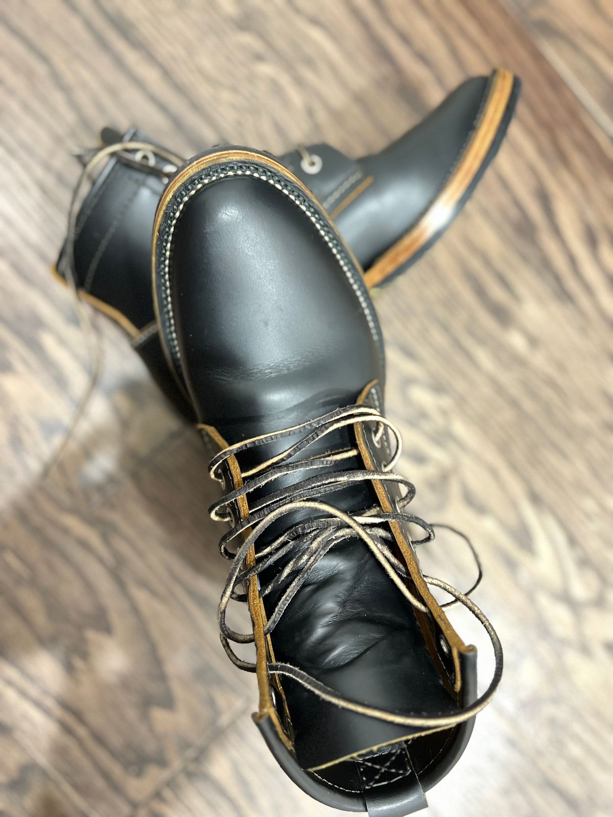 Photo by Rameshpondhe on November 2, 2023 of the Santalum x PTC The Klondike Service Boot in S.B. Foot Black Klondike.